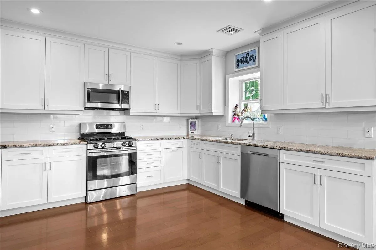 140 Winthrop Avenue, Greenburgh, NY, 4 Bedrooms Bedrooms, 7 Rooms Rooms,2 BathroomsBathrooms,Residential,For Rent,Winthrop,0,1020457 140 Winthrop Avenue, Greenburgh, NY, 4 Bedrooms Bedrooms, 7 Rooms Rooms,2 BathroomsBathrooms,Residential,For Rent,Winthrop,0,1020457