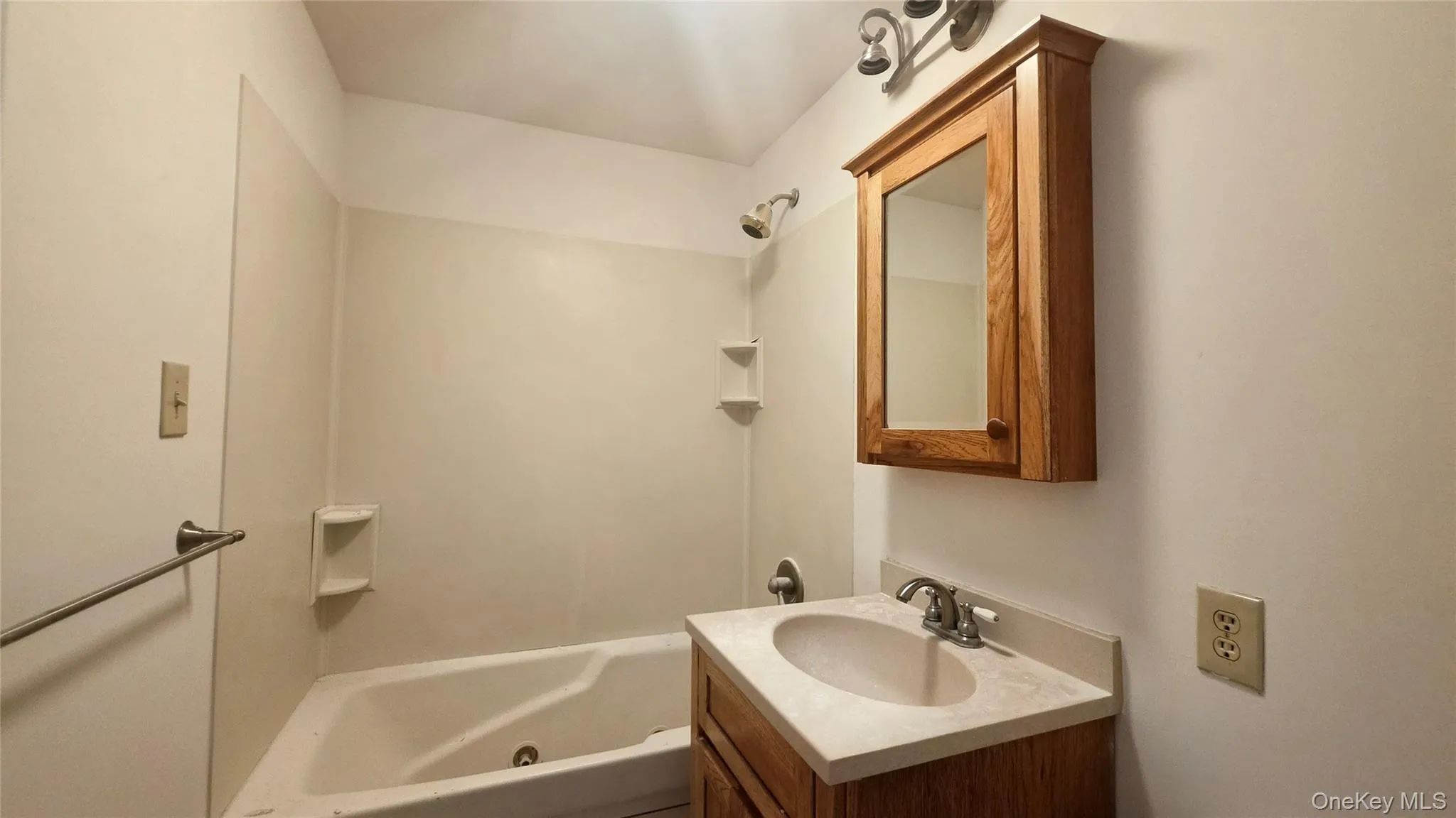 Full Bath Full Bath