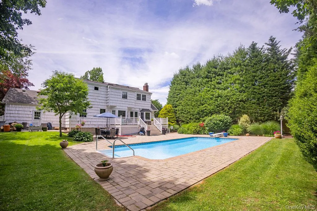 8 Robinhood Court, Smithtown, NY, 4 Bedrooms Bedrooms, 9 Rooms Rooms,3 BathroomsBathrooms,Residential,For Rent,Robinhood,0,1020468 8 Robinhood Court, Smithtown, NY, 4 Bedrooms Bedrooms, 9 Rooms Rooms,3 BathroomsBathrooms,Residential,For Rent,Robinhood,0,1020468