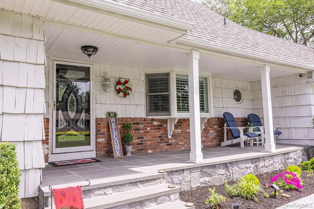 8 Robinhood Court, Smithtown, NY, 4 Bedrooms Bedrooms, 9 Rooms Rooms,3 BathroomsBathrooms,Residential,For Rent,Robinhood,0,1020468 8 Robinhood Court, Smithtown, NY, 4 Bedrooms Bedrooms, 9 Rooms Rooms,3 BathroomsBathrooms,Residential,For Rent,Robinhood,0,1020468
