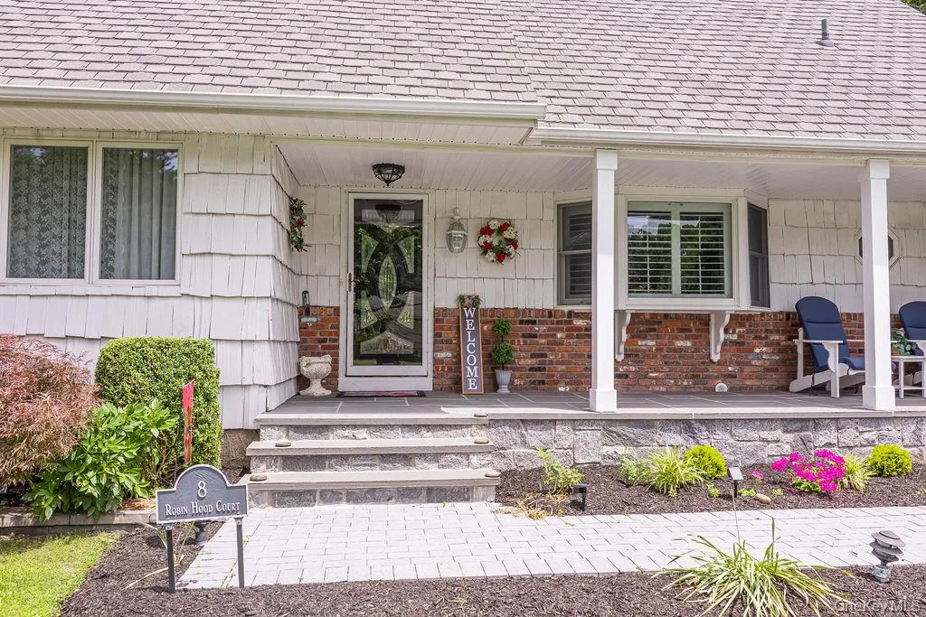 8 Robinhood Court, Smithtown, NY, 4 Bedrooms Bedrooms, 9 Rooms Rooms,3 BathroomsBathrooms,Residential,For Rent,Robinhood,0,1020468 8 Robinhood Court, Smithtown, NY, 4 Bedrooms Bedrooms, 9 Rooms Rooms,3 BathroomsBathrooms,Residential,For Rent,Robinhood,0,1020468