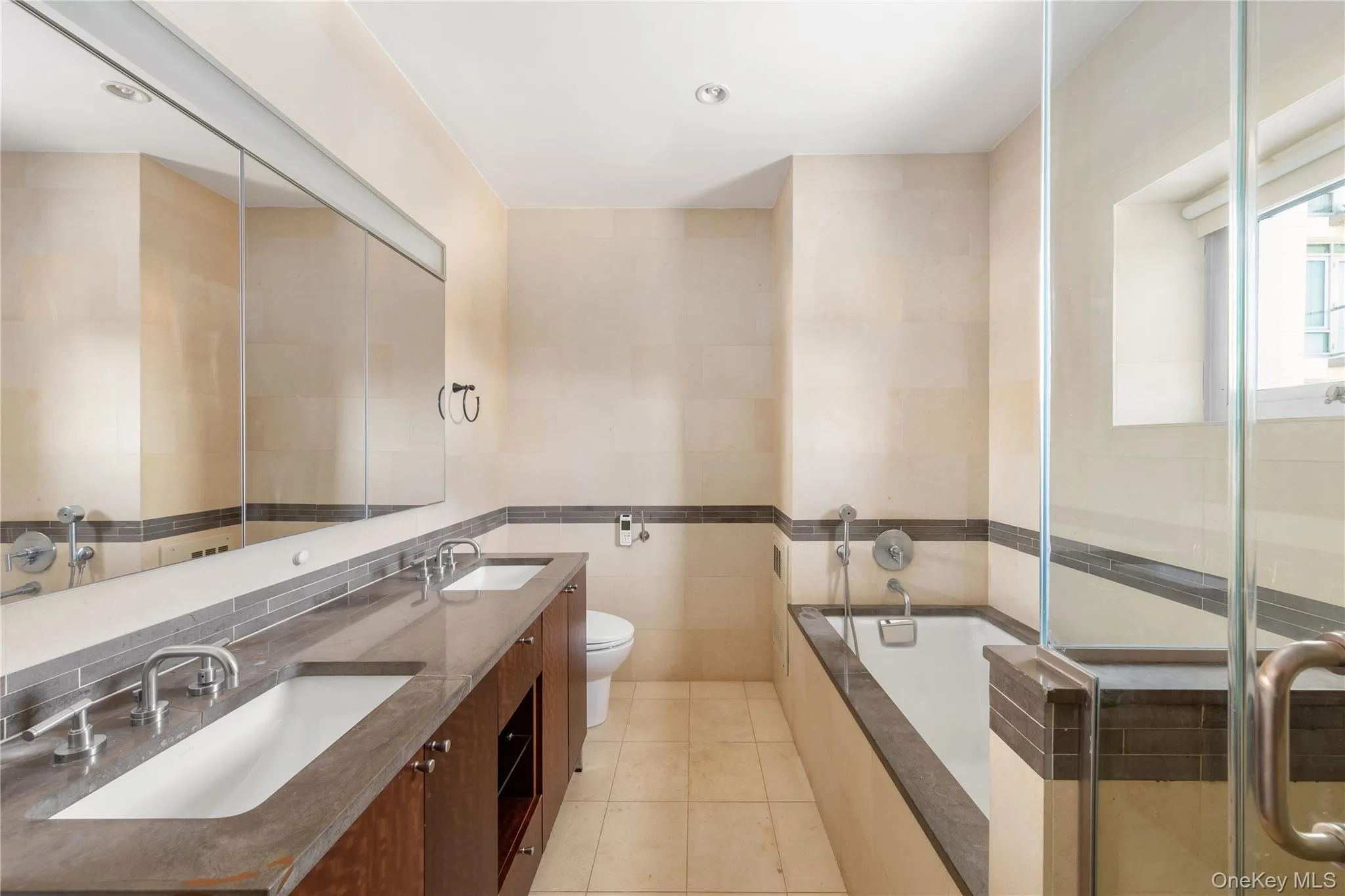 3220 Arlington Avenue, New York, NY, 3 Bedrooms Bedrooms, 5 Rooms Rooms,2 BathroomsBathrooms,Residential,For Rent,Arlington,0,1020470 3220 Arlington Avenue, New York, NY, 3 Bedrooms Bedrooms, 5 Rooms Rooms,2 BathroomsBathrooms,Residential,For Rent,Arlington,0,1020470