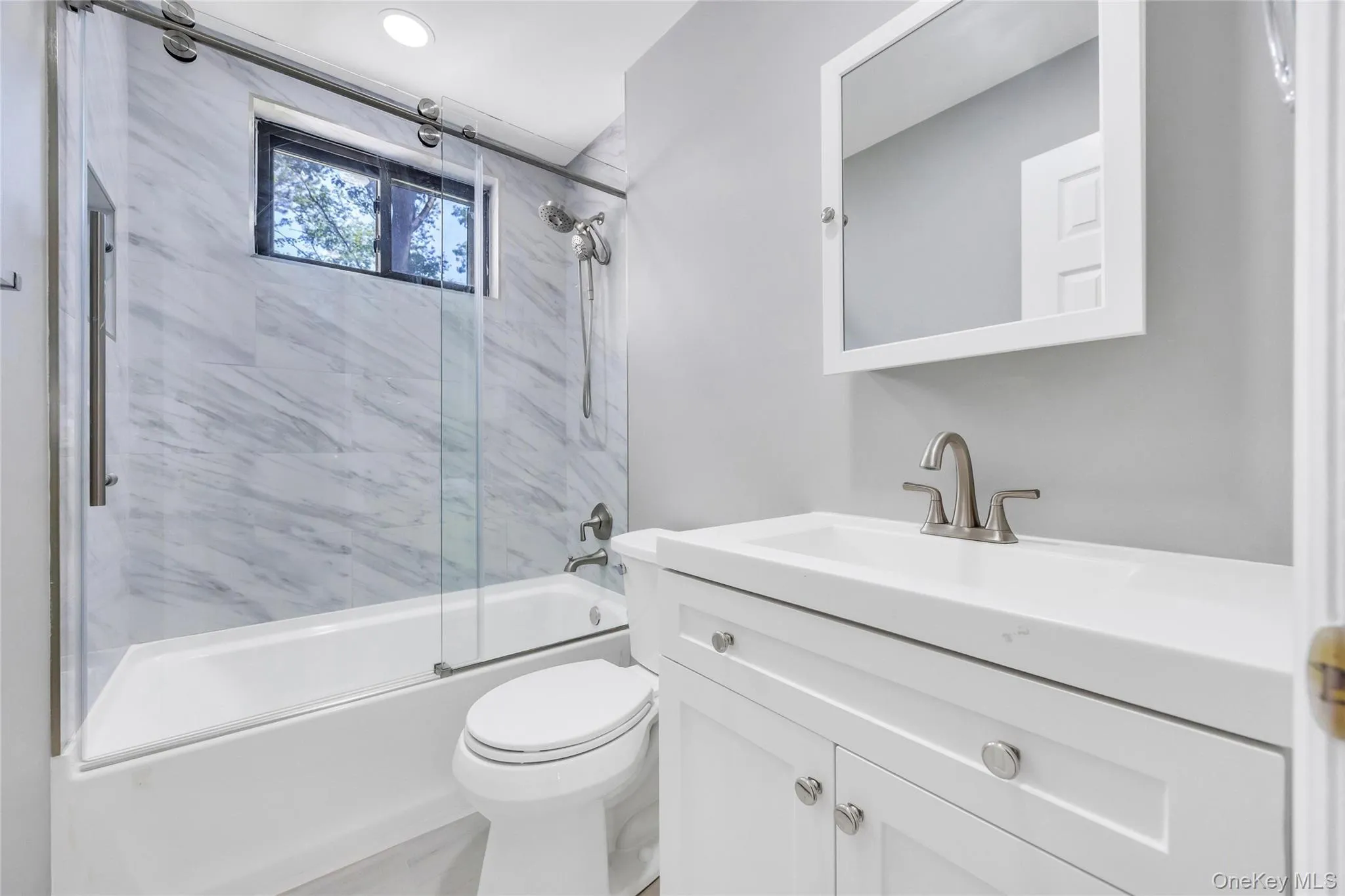 31 Richmond Boulevard, Islip, NY, 2 Bedrooms Bedrooms, 5 Rooms Rooms,1 BathroomBathrooms,Residential Lease,For Rent,Richmond,0,1020474 31 Richmond Boulevard, Islip, NY, 2 Bedrooms Bedrooms, 5 Rooms Rooms,1 BathroomBathrooms,Residential Lease,For Rent,Richmond,0,1020474