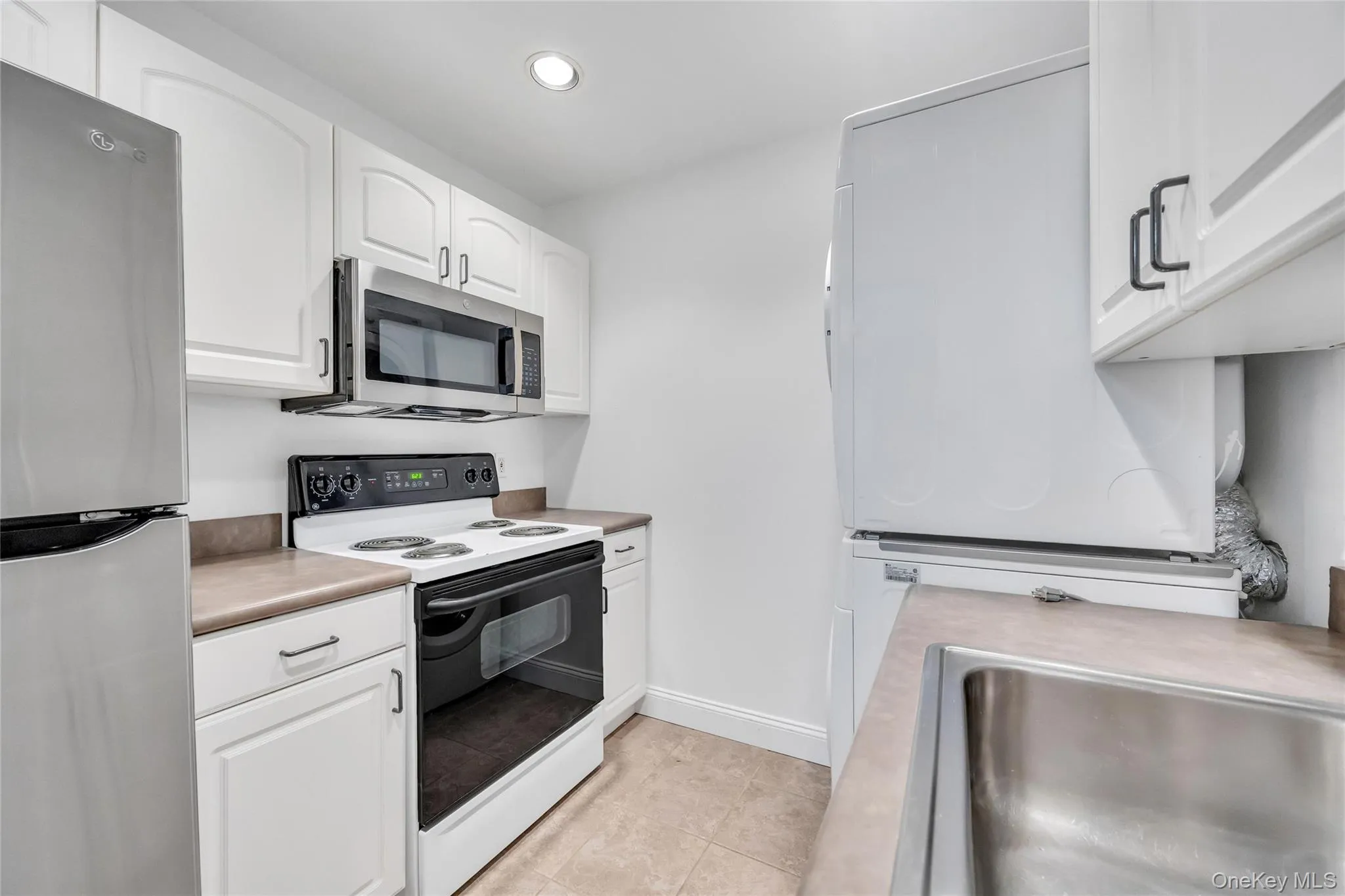 31 Richmond Boulevard, Islip, NY, 2 Bedrooms Bedrooms, 5 Rooms Rooms,1 BathroomBathrooms,Residential Lease,For Rent,Richmond,0,1020474 31 Richmond Boulevard, Islip, NY, 2 Bedrooms Bedrooms, 5 Rooms Rooms,1 BathroomBathrooms,Residential Lease,For Rent,Richmond,0,1020474