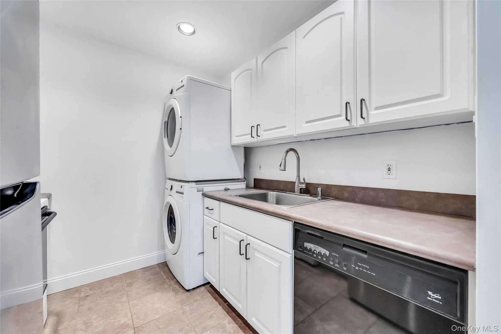 31 Richmond Boulevard, Islip, NY, 2 Bedrooms Bedrooms, 5 Rooms Rooms,1 BathroomBathrooms,Residential Lease,For Rent,Richmond,0,1020474 31 Richmond Boulevard, Islip, NY, 2 Bedrooms Bedrooms, 5 Rooms Rooms,1 BathroomBathrooms,Residential Lease,For Rent,Richmond,0,1020474