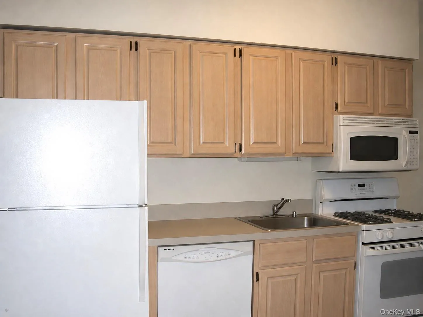 70 Park Avenue, Hempstead, NY, 1 Bedroom Bedrooms, 4 Rooms Rooms,1 BathroomBathrooms,Residential,For Rent,Park,0,1020477 70 Park Avenue, Hempstead, NY, 1 Bedroom Bedrooms, 4 Rooms Rooms,1 BathroomBathrooms,Residential,For Rent,Park,0,1020477