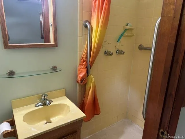 22 Faith Drive, Southampton, NY, 3 Bedrooms Bedrooms, 6 Rooms Rooms,2 BathroomsBathrooms,Residential,For Rent,Faith,0,1020483 22 Faith Drive, Southampton, NY, 3 Bedrooms Bedrooms, 6 Rooms Rooms,2 BathroomsBathrooms,Residential,For Rent,Faith,0,1020483