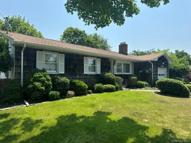 22 Faith Drive, Southampton, New York 11946