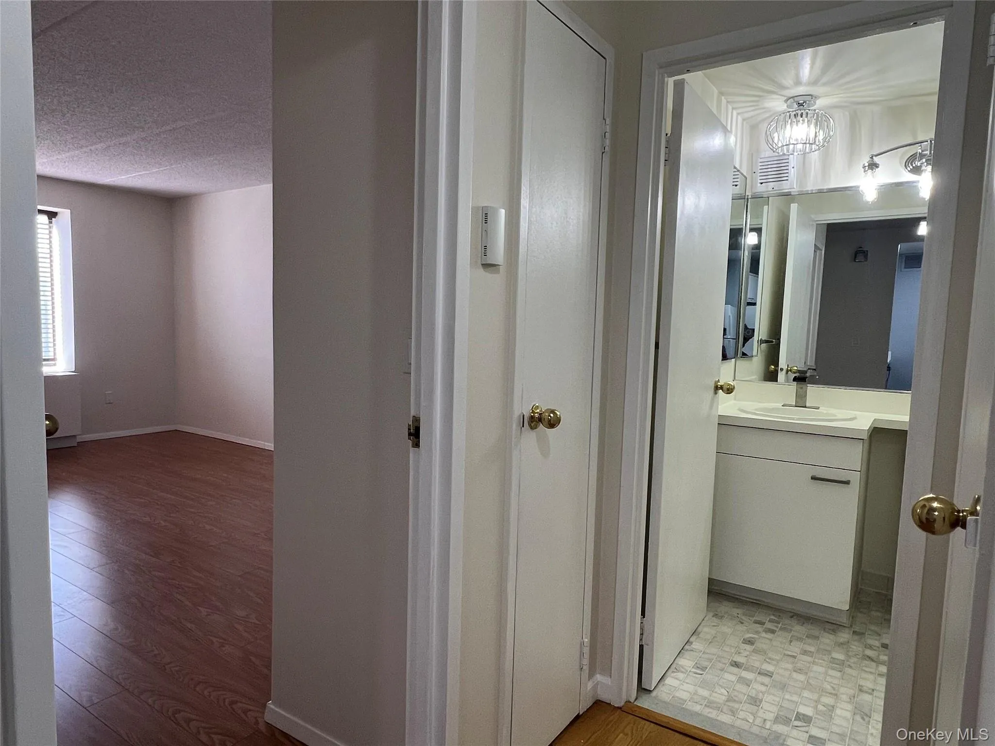 50 Columbus Avenue, Eastchester, NY, 1 Bedroom Bedrooms, 4 Rooms Rooms,1 BathroomBathrooms,Residential,For Rent,Columbus,0,1020490 50 Columbus Avenue, Eastchester, NY, 1 Bedroom Bedrooms, 4 Rooms Rooms,1 BathroomBathrooms,Residential,For Rent,Columbus,0,1020490