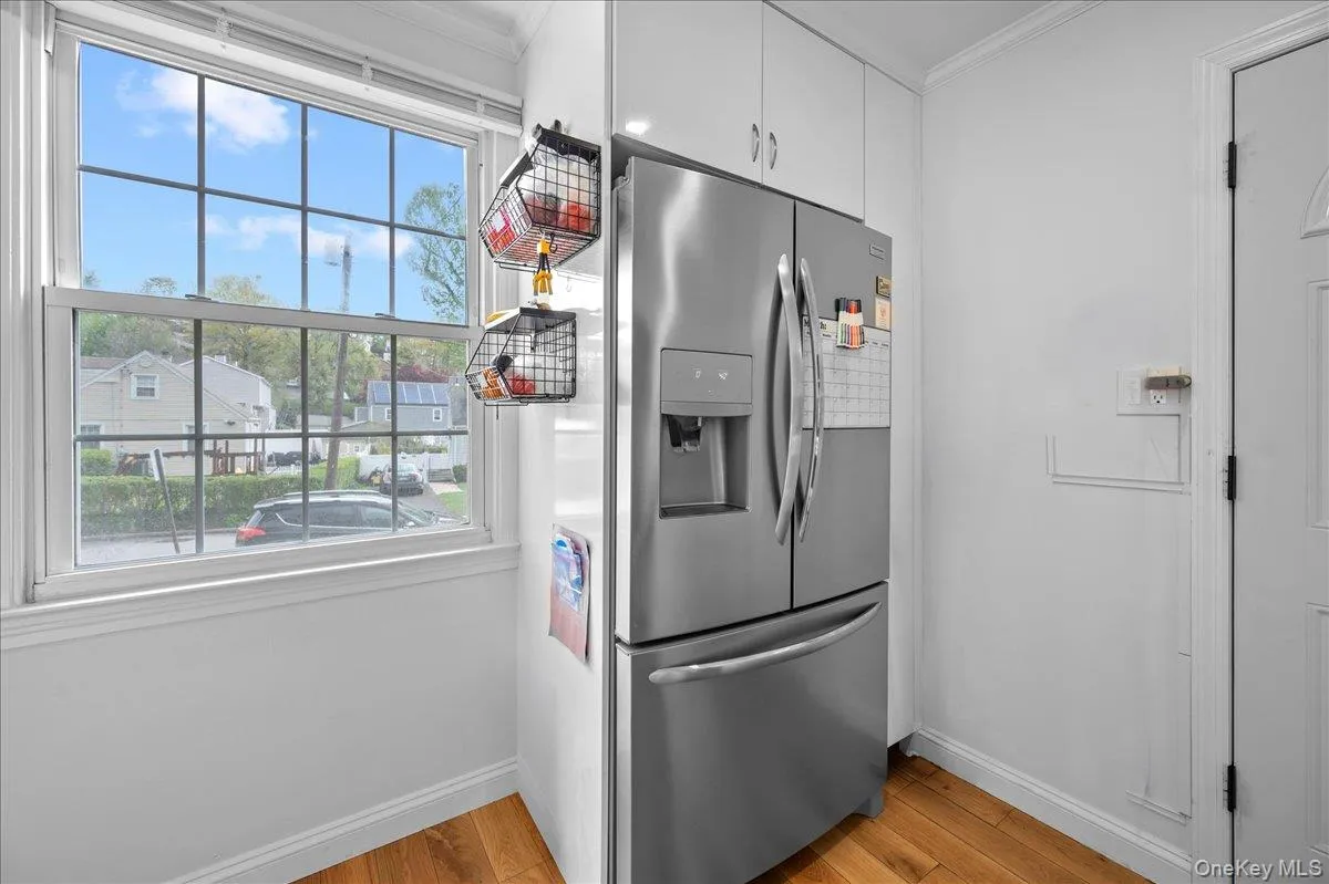 6 Cantitoe Road, Yonkers, NY, 3 Bedrooms Bedrooms, 5 Rooms Rooms,1 BathroomBathrooms,Residential,For Rent,Cantitoe,0,1020498 6 Cantitoe Road, Yonkers, NY, 3 Bedrooms Bedrooms, 5 Rooms Rooms,1 BathroomBathrooms,Residential,For Rent,Cantitoe,0,1020498