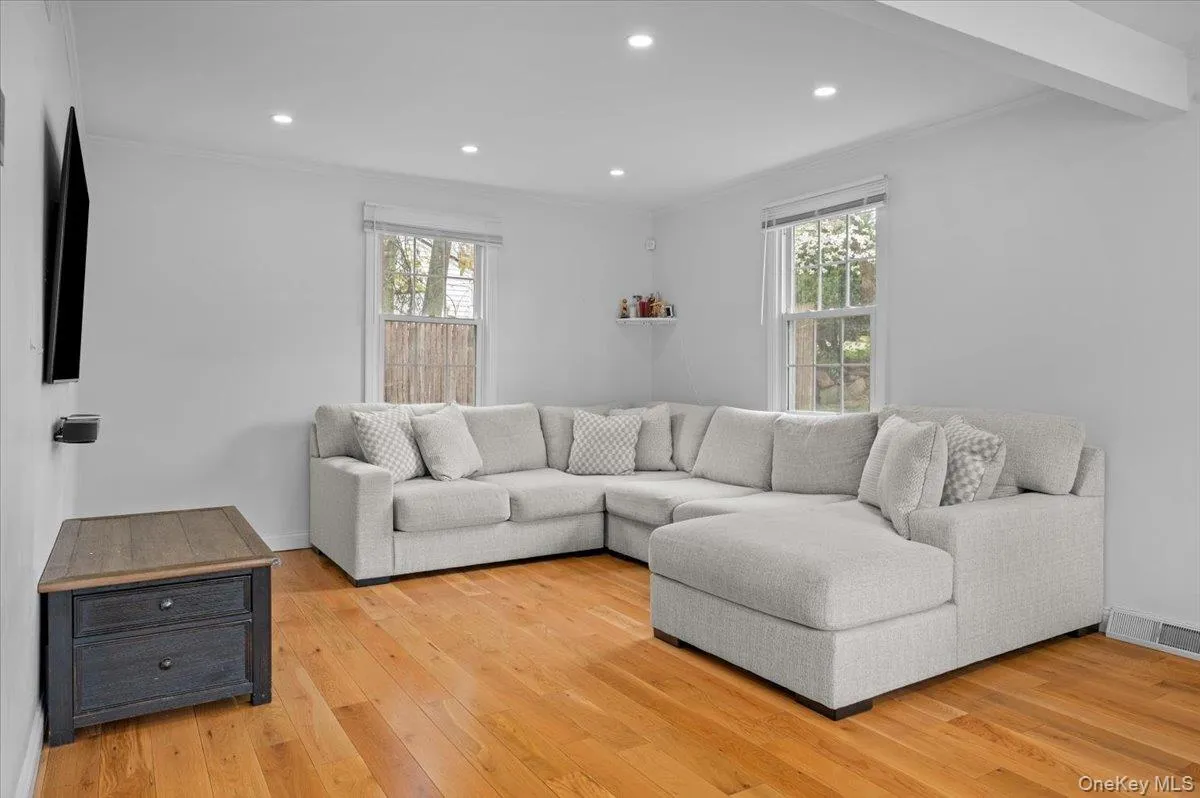 6 Cantitoe Road, Yonkers, NY, 3 Bedrooms Bedrooms, 5 Rooms Rooms,1 BathroomBathrooms,Residential,For Rent,Cantitoe,0,1020498 6 Cantitoe Road, Yonkers, NY, 3 Bedrooms Bedrooms, 5 Rooms Rooms,1 BathroomBathrooms,Residential,For Rent,Cantitoe,0,1020498