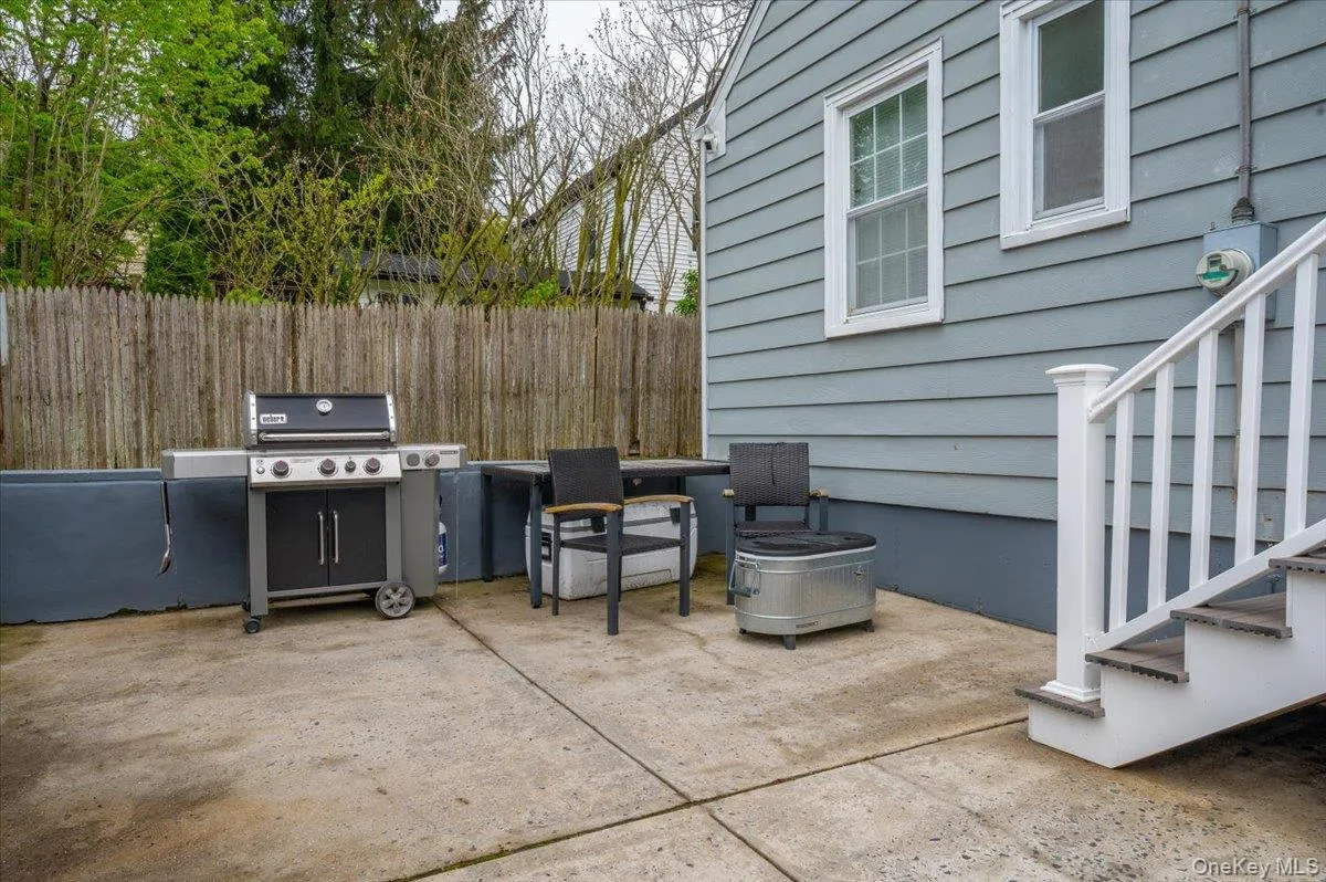 6 Cantitoe Road, Yonkers, NY, 3 Bedrooms Bedrooms, 5 Rooms Rooms,1 BathroomBathrooms,Residential,For Rent,Cantitoe,0,1020498 6 Cantitoe Road, Yonkers, NY, 3 Bedrooms Bedrooms, 5 Rooms Rooms,1 BathroomBathrooms,Residential,For Rent,Cantitoe,0,1020498