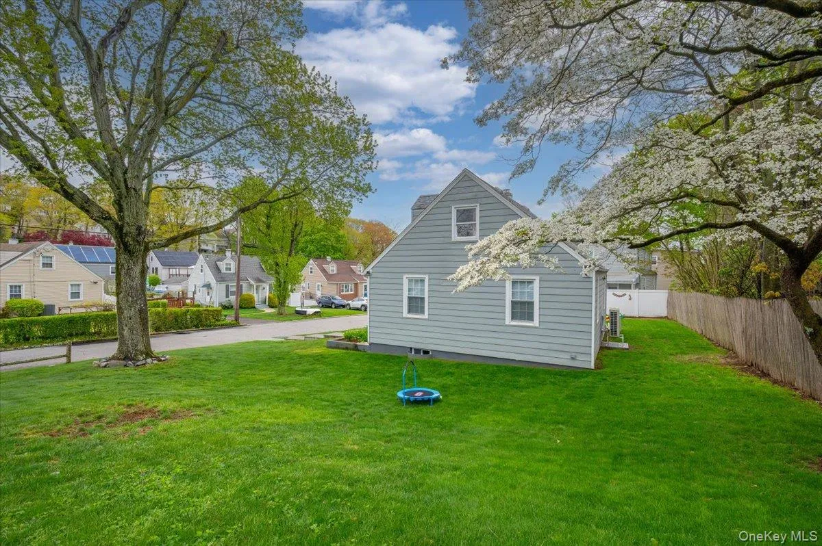 6 Cantitoe Road, Yonkers, NY, 3 Bedrooms Bedrooms, 5 Rooms Rooms,1 BathroomBathrooms,Residential,For Rent,Cantitoe,0,1020498 6 Cantitoe Road, Yonkers, NY, 3 Bedrooms Bedrooms, 5 Rooms Rooms,1 BathroomBathrooms,Residential,For Rent,Cantitoe,0,1020498