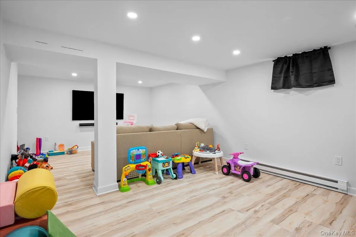 6 Cantitoe Road, Yonkers, NY, 3 Bedrooms Bedrooms, 5 Rooms Rooms,1 BathroomBathrooms,Residential,For Rent,Cantitoe,0,1020498 6 Cantitoe Road, Yonkers, NY, 3 Bedrooms Bedrooms, 5 Rooms Rooms,1 BathroomBathrooms,Residential,For Rent,Cantitoe,0,1020498