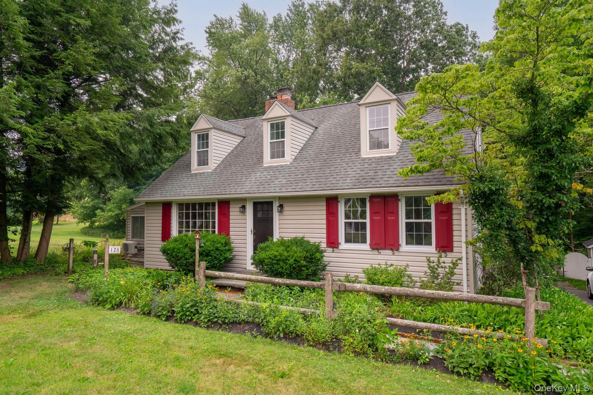 128 Rosa Lane, Hurley, NY, 3 Bedrooms Bedrooms, 8 Rooms Rooms,1 BathroomBathrooms,Residential,For Rent,Rosa,0,1020501 128 Rosa Lane, Hurley, NY, 3 Bedrooms Bedrooms, 8 Rooms Rooms,1 BathroomBathrooms,Residential,For Rent,Rosa,0,1020501