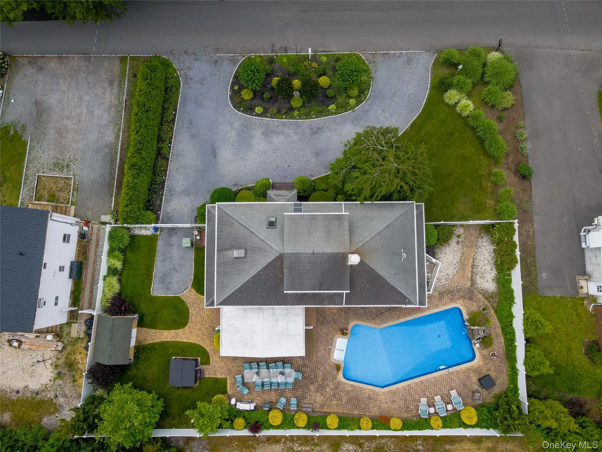 Birds eye view of this meticulously kept Hamptons getaway. Birds eye view of this meticulously kept Hamptons getaway.
