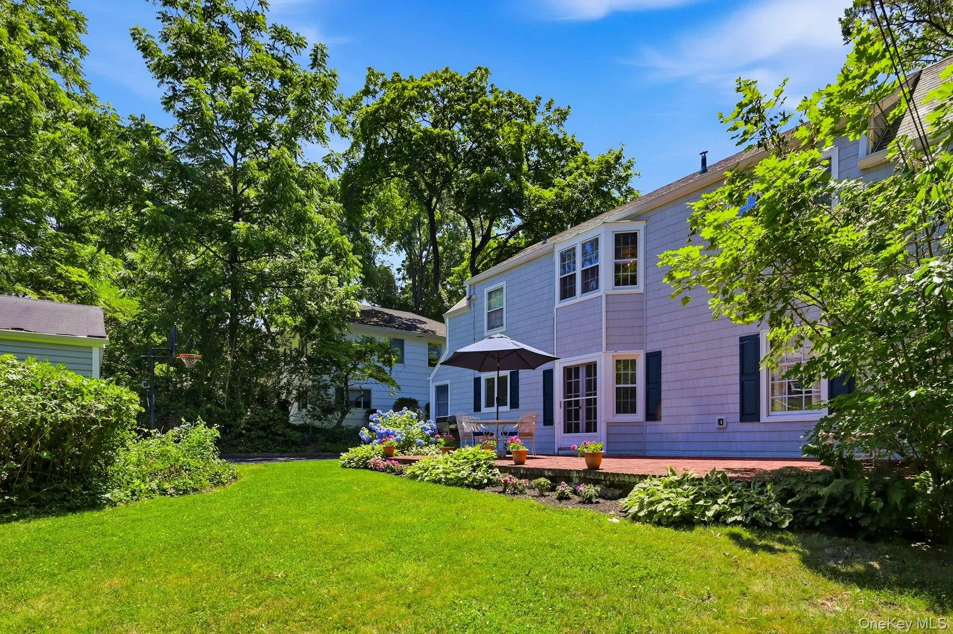 17 Monfort Road, North Hempstead, NY, 3 Bedrooms Bedrooms, 11 Rooms Rooms,2 BathroomsBathrooms,Residential,For Rent,Monfort,0,1020503 17 Monfort Road, North Hempstead, NY, 3 Bedrooms Bedrooms, 11 Rooms Rooms,2 BathroomsBathrooms,Residential,For Rent,Monfort,0,1020503