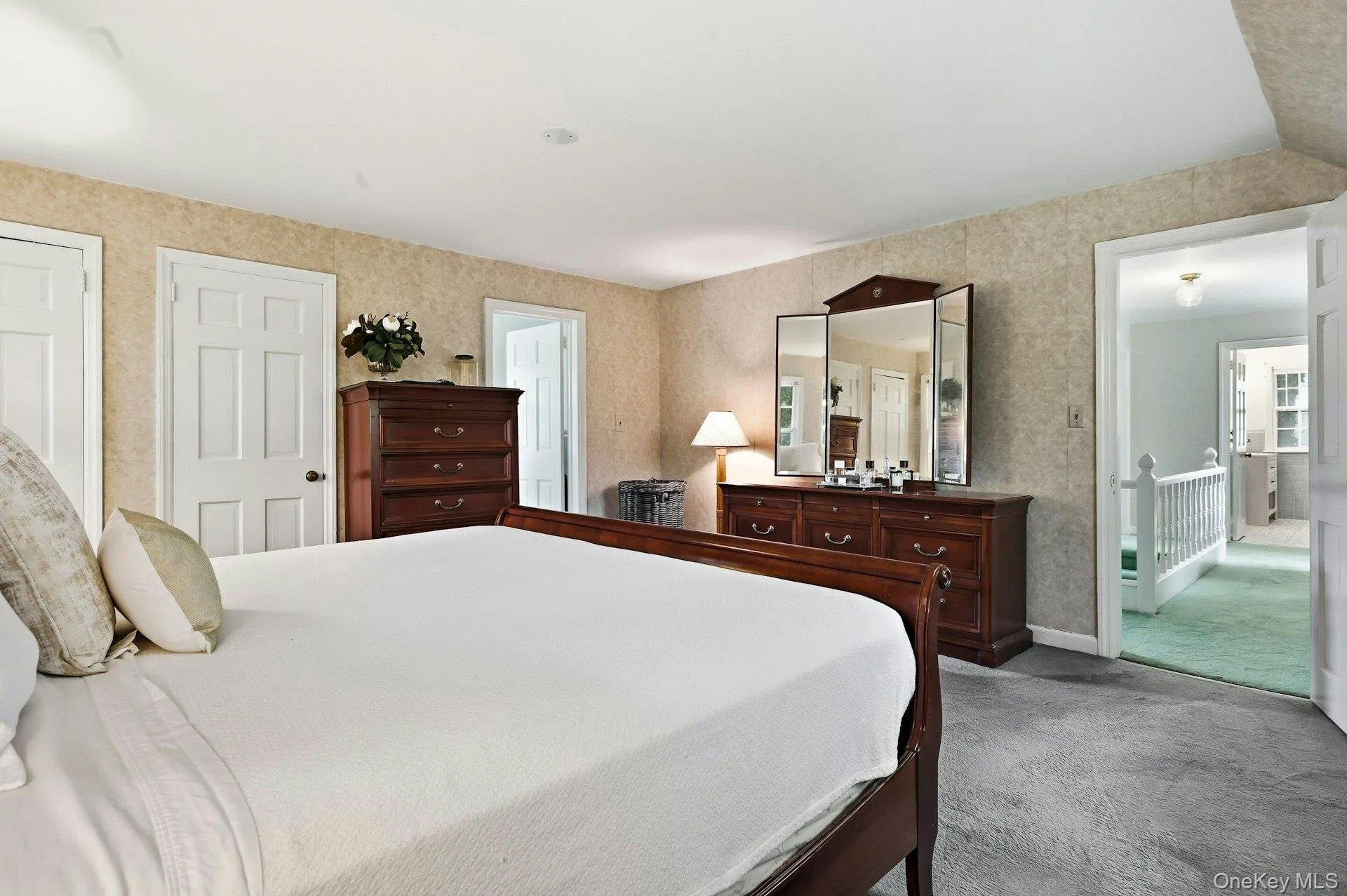 17 Monfort Road, North Hempstead, NY, 3 Bedrooms Bedrooms, 11 Rooms Rooms,2 BathroomsBathrooms,Residential,For Rent,Monfort,0,1020503 17 Monfort Road, North Hempstead, NY, 3 Bedrooms Bedrooms, 11 Rooms Rooms,2 BathroomsBathrooms,Residential,For Rent,Monfort,0,1020503