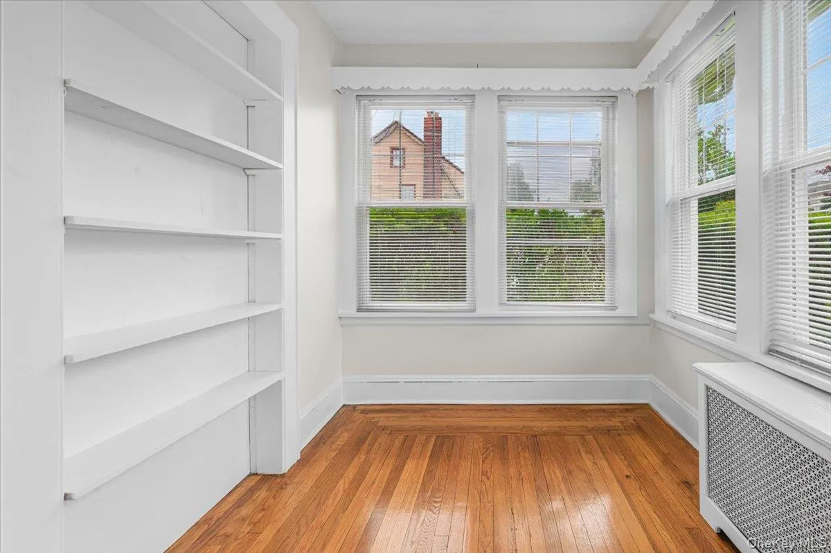 Bright and sunny heated sunroom with that can also be used as a home office, or 1st floor bedroom. Bright and sunny heated sunroom with that can also be used as a home office, or 1st floor bedroom.