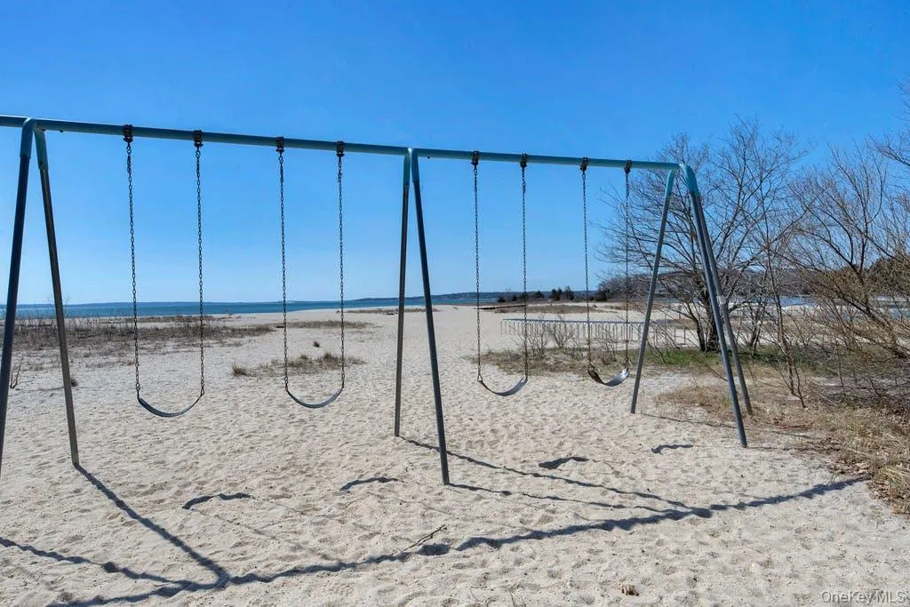 1825 Main Bayview Road, Southold, NY, 2 Bedrooms Bedrooms, 7 Rooms Rooms,1 BathroomBathrooms,Residential Lease,For Rent,Main Bayview,0,1020506 1825 Main Bayview Road, Southold, NY, 2 Bedrooms Bedrooms, 7 Rooms Rooms,1 BathroomBathrooms,Residential Lease,For Rent,Main Bayview,0,1020506