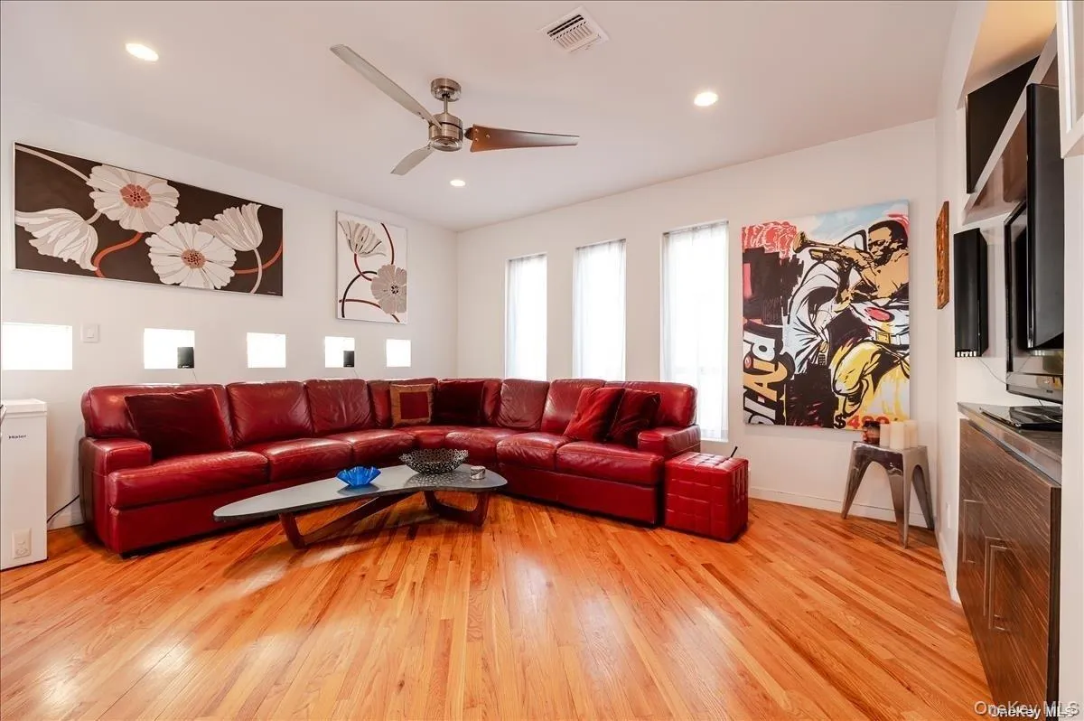 17 New York Avenue, Long Beach, NY, 3 Bedrooms Bedrooms, 9 Rooms Rooms,2 BathroomsBathrooms,Residential,For Rent,New York,0,1020507 17 New York Avenue, Long Beach, NY, 3 Bedrooms Bedrooms, 9 Rooms Rooms,2 BathroomsBathrooms,Residential,For Rent,New York,0,1020507