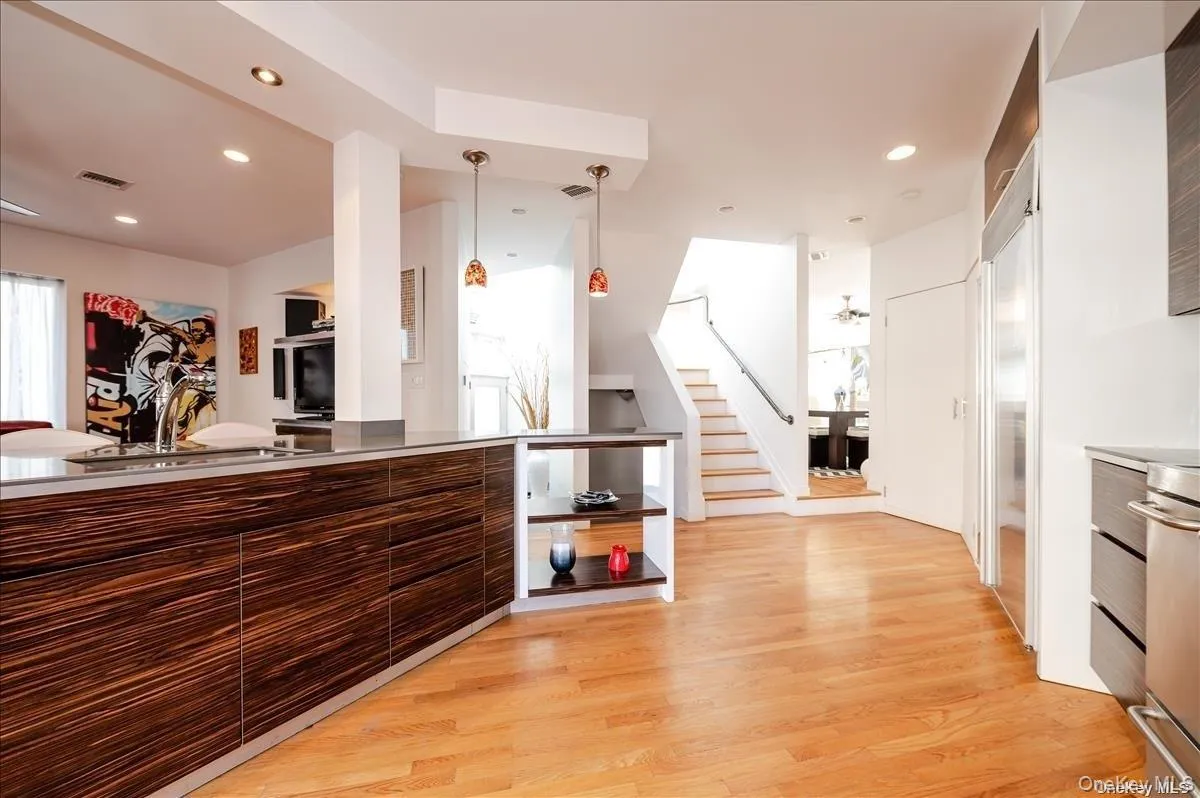 17 New York Avenue, Long Beach, NY, 3 Bedrooms Bedrooms, 9 Rooms Rooms,2 BathroomsBathrooms,Residential,For Rent,New York,0,1020507 17 New York Avenue, Long Beach, NY, 3 Bedrooms Bedrooms, 9 Rooms Rooms,2 BathroomsBathrooms,Residential,For Rent,New York,0,1020507