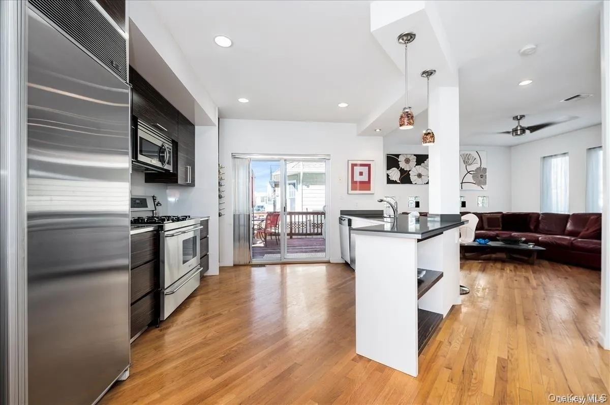 17 New York Avenue, Long Beach, NY, 3 Bedrooms Bedrooms, 9 Rooms Rooms,2 BathroomsBathrooms,Residential,For Rent,New York,0,1020507 17 New York Avenue, Long Beach, NY, 3 Bedrooms Bedrooms, 9 Rooms Rooms,2 BathroomsBathrooms,Residential,For Rent,New York,0,1020507