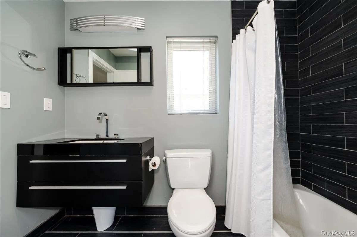 17 New York Avenue, Long Beach, NY, 3 Bedrooms Bedrooms, 9 Rooms Rooms,2 BathroomsBathrooms,Residential,For Rent,New York,0,1020507 17 New York Avenue, Long Beach, NY, 3 Bedrooms Bedrooms, 9 Rooms Rooms,2 BathroomsBathrooms,Residential,For Rent,New York,0,1020507