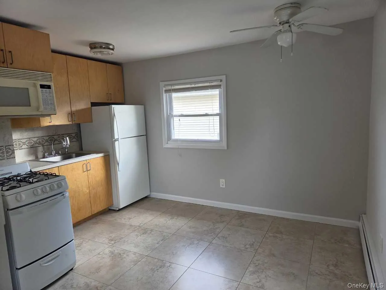 140 Forest Avenue, Hempstead, NY, 1 Bedroom Bedrooms, 3 Rooms Rooms,1 BathroomBathrooms,Residential Lease,For Rent,Forest,0,1020513 140 Forest Avenue, Hempstead, NY, 1 Bedroom Bedrooms, 3 Rooms Rooms,1 BathroomBathrooms,Residential Lease,For Rent,Forest,0,1020513