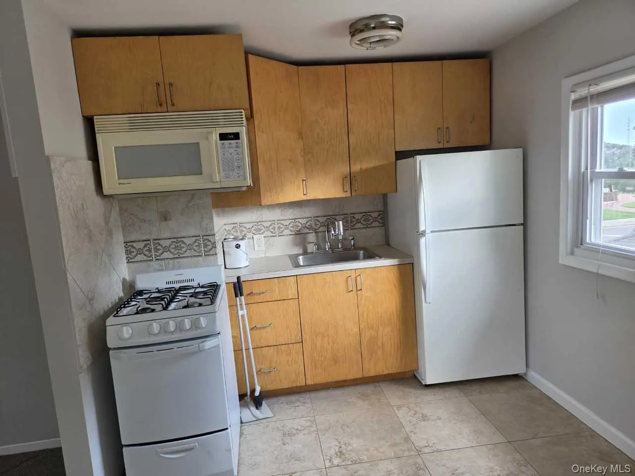 140 Forest Avenue, Hempstead, NY, 1 Bedroom Bedrooms, 3 Rooms Rooms,1 BathroomBathrooms,Residential Lease,For Rent,Forest,0,1020513 140 Forest Avenue, Hempstead, NY, 1 Bedroom Bedrooms, 3 Rooms Rooms,1 BathroomBathrooms,Residential Lease,For Rent,Forest,0,1020513