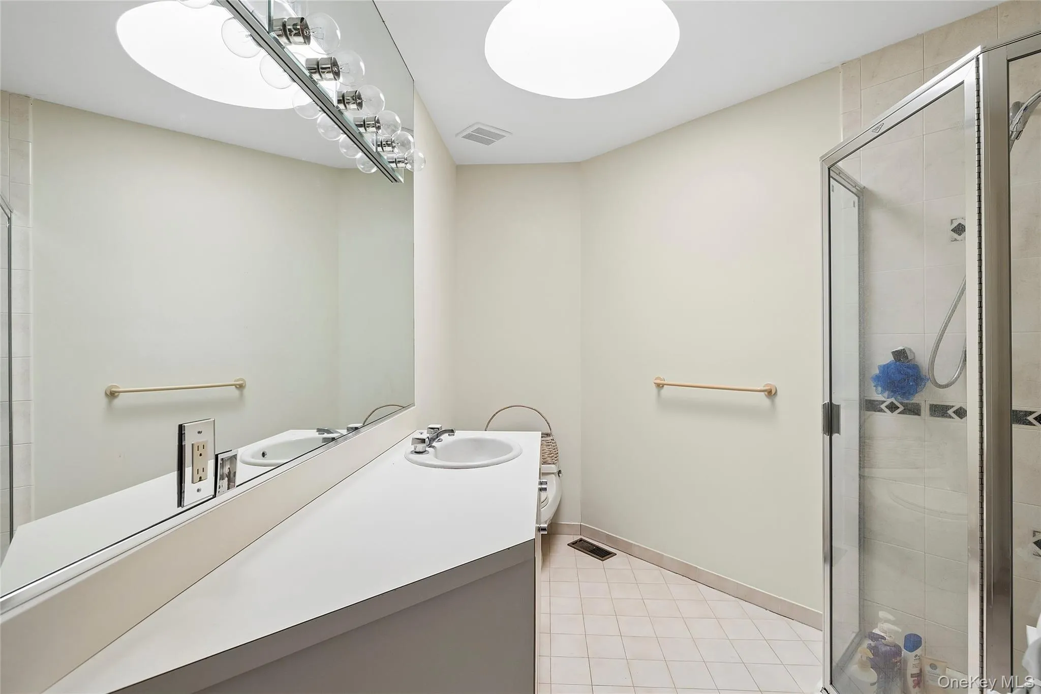 17 Danton Lane, Oyster Bay, NY, 5 Bedrooms Bedrooms, 10 Rooms Rooms,4 BathroomsBathrooms,Residential,For Rent,Danton,0,1020514 17 Danton Lane, Oyster Bay, NY, 5 Bedrooms Bedrooms, 10 Rooms Rooms,4 BathroomsBathrooms,Residential,For Rent,Danton,0,1020514