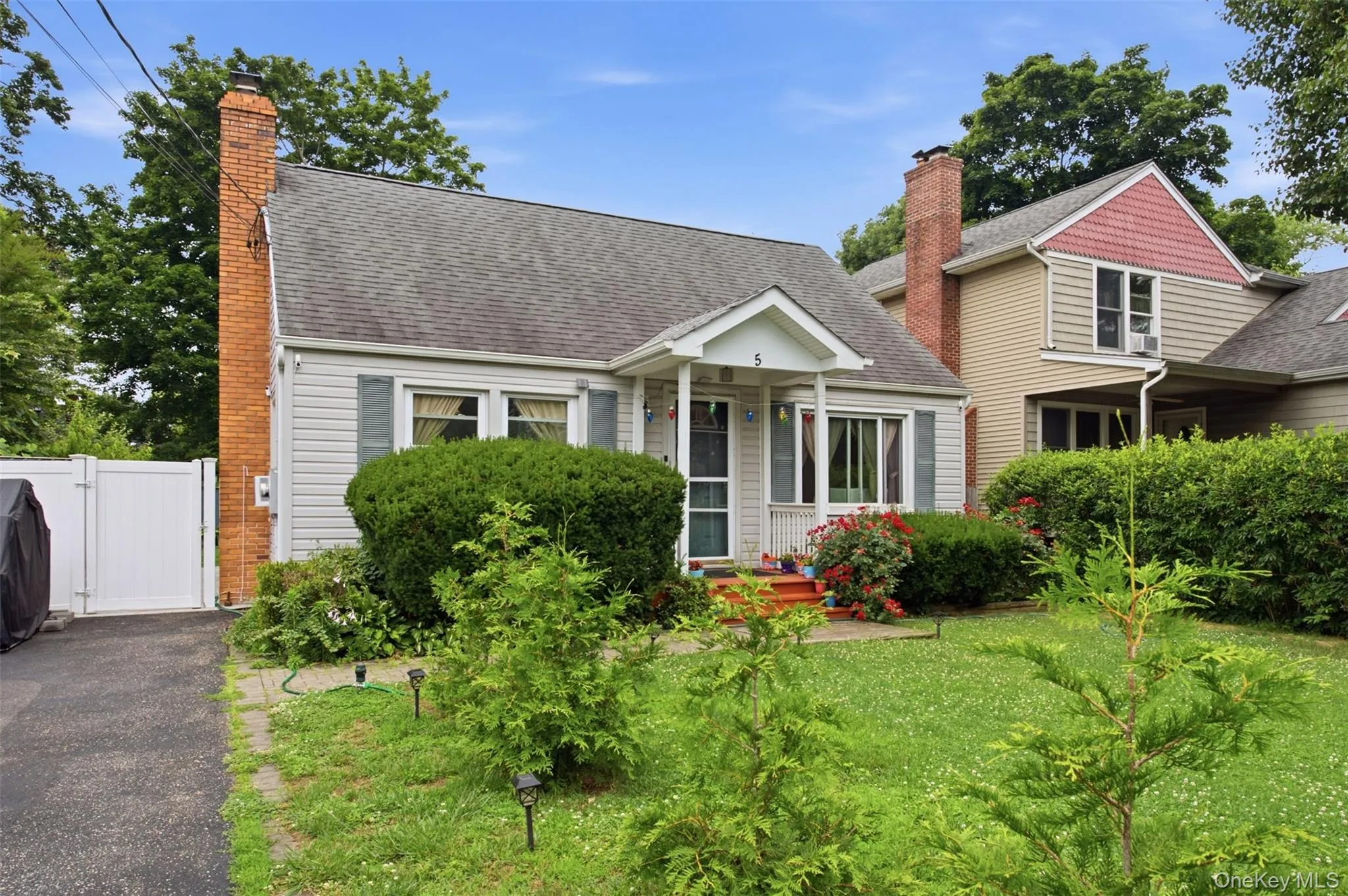 5 Putnam Place, Huntington, NY, 4 Bedrooms Bedrooms, 6 Rooms Rooms,2 BathroomsBathrooms,Residential,For Rent,Putnam,0,1020516 5 Putnam Place, Huntington, NY, 4 Bedrooms Bedrooms, 6 Rooms Rooms,2 BathroomsBathrooms,Residential,For Rent,Putnam,0,1020516