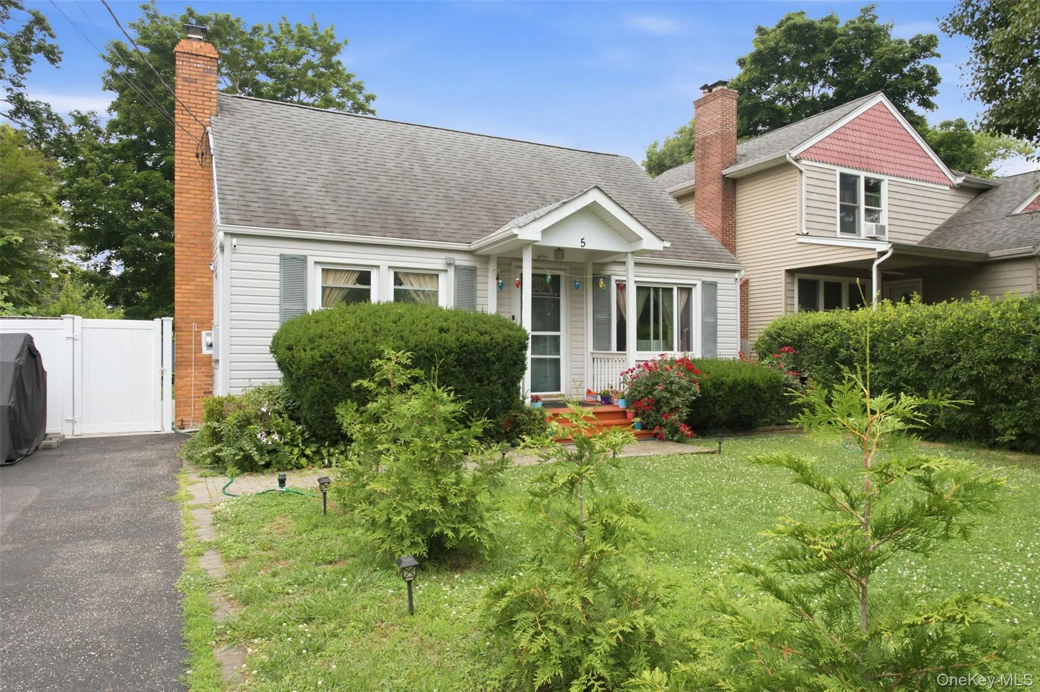 5 Putnam Place, Huntington, NY, 4 Bedrooms Bedrooms, 6 Rooms Rooms,2 BathroomsBathrooms,Residential,For Rent,Putnam,0,1020516 5 Putnam Place, Huntington, NY, 4 Bedrooms Bedrooms, 6 Rooms Rooms,2 BathroomsBathrooms,Residential,For Rent,Putnam,0,1020516