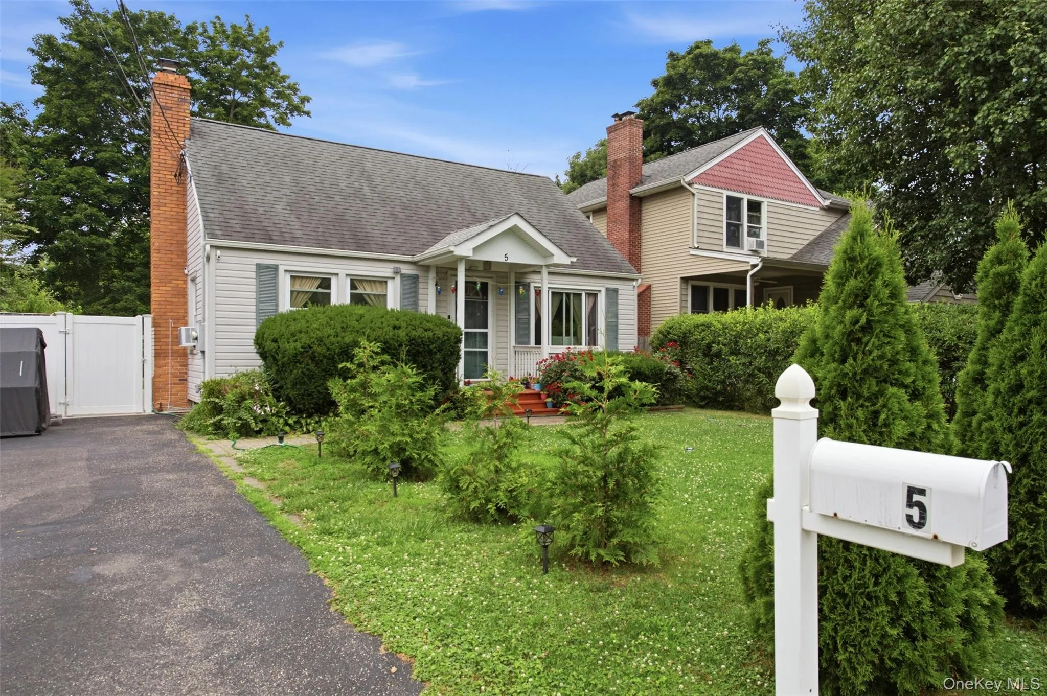 5 Putnam Place, Huntington, NY, 4 Bedrooms Bedrooms, 6 Rooms Rooms,2 BathroomsBathrooms,Residential,For Rent,Putnam,0,1020516 5 Putnam Place, Huntington, NY, 4 Bedrooms Bedrooms, 6 Rooms Rooms,2 BathroomsBathrooms,Residential,For Rent,Putnam,0,1020516
