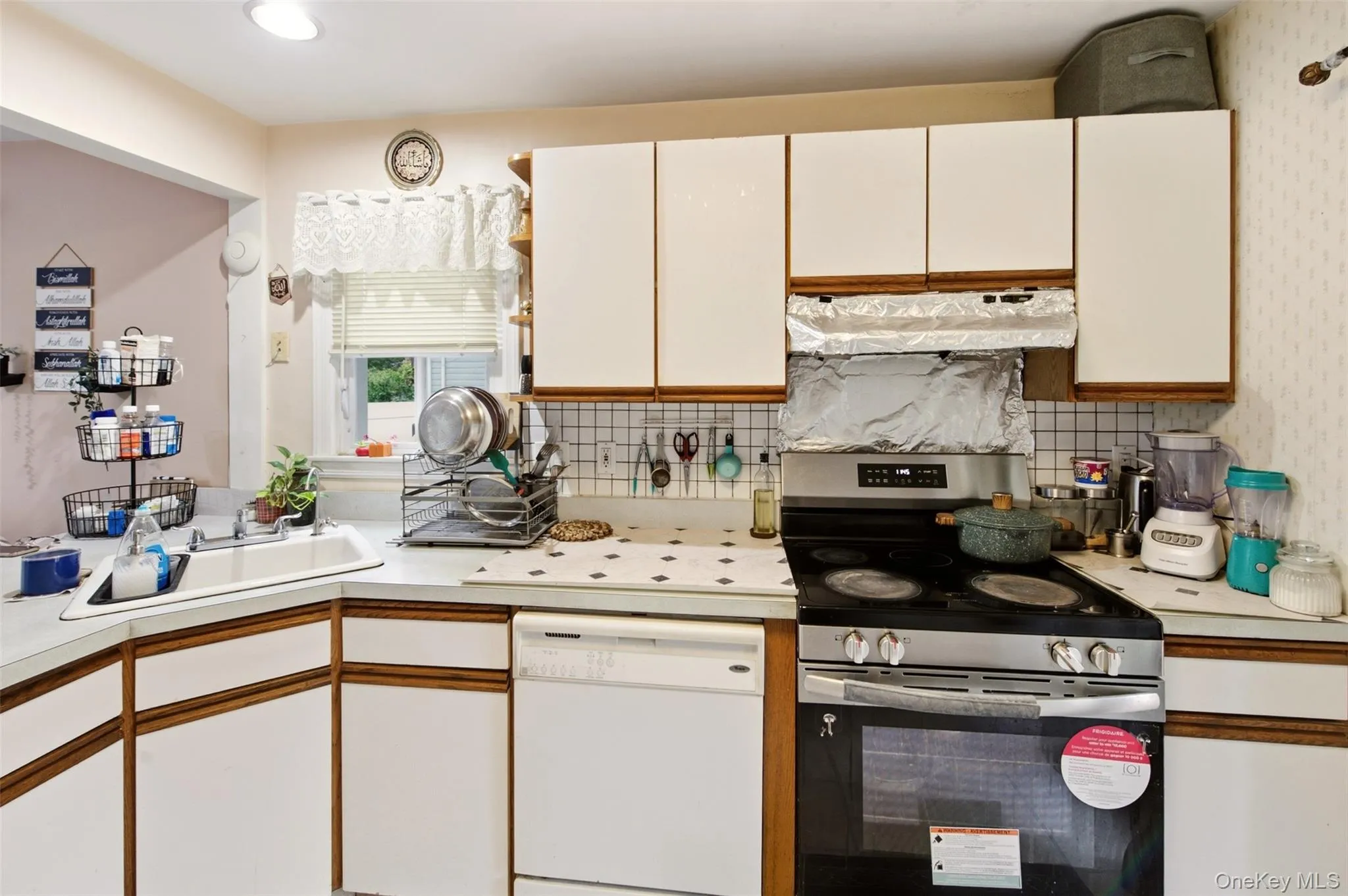 5 Putnam Place, Huntington, NY, 4 Bedrooms Bedrooms, 6 Rooms Rooms,2 BathroomsBathrooms,Residential,For Rent,Putnam,0,1020516 5 Putnam Place, Huntington, NY, 4 Bedrooms Bedrooms, 6 Rooms Rooms,2 BathroomsBathrooms,Residential,For Rent,Putnam,0,1020516