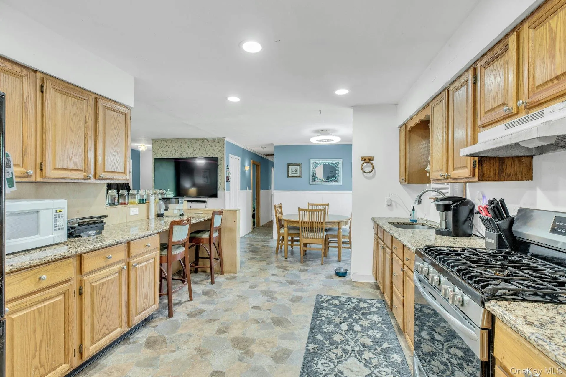 11 Wood Avenue, Brookhaven, NY, 4 Bedrooms Bedrooms, 6 Rooms Rooms,1 BathroomBathrooms,Residential,For Rent,Wood,0,1020517 11 Wood Avenue, Brookhaven, NY, 4 Bedrooms Bedrooms, 6 Rooms Rooms,1 BathroomBathrooms,Residential,For Rent,Wood,0,1020517