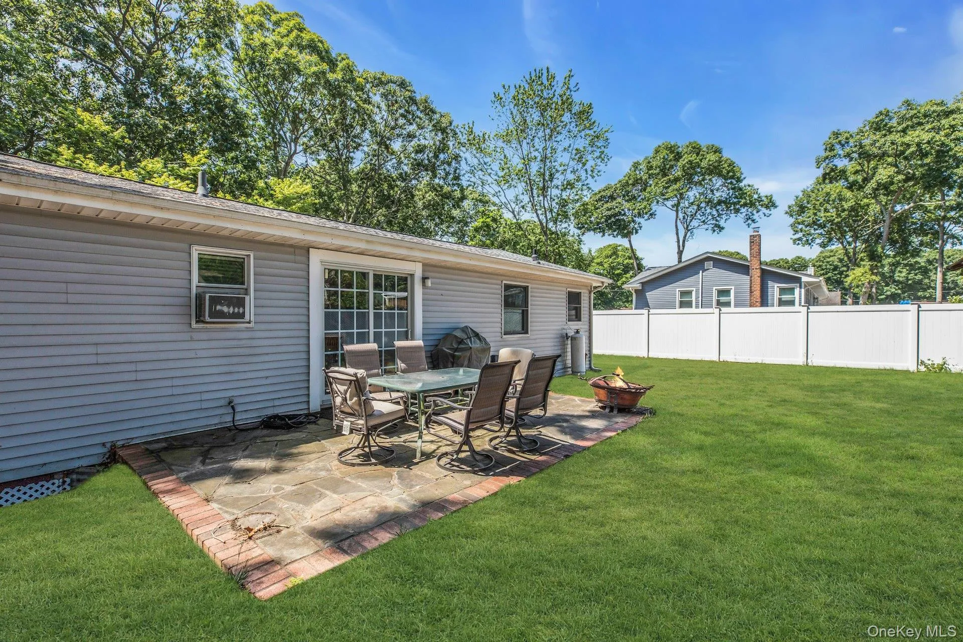 11 Wood Avenue, Brookhaven, NY, 4 Bedrooms Bedrooms, 6 Rooms Rooms,1 BathroomBathrooms,Residential,For Rent,Wood,0,1020517 11 Wood Avenue, Brookhaven, NY, 4 Bedrooms Bedrooms, 6 Rooms Rooms,1 BathroomBathrooms,Residential,For Rent,Wood,0,1020517