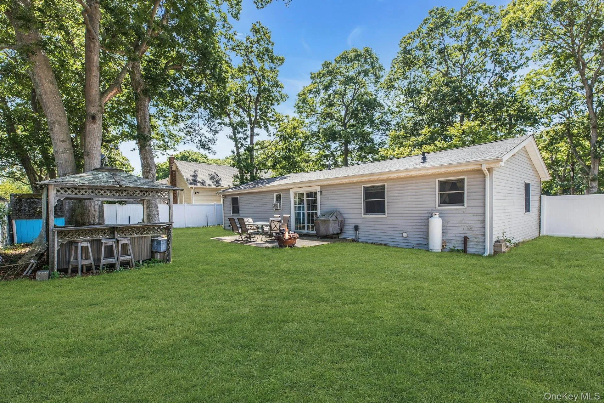 11 Wood Avenue, Brookhaven, NY, 4 Bedrooms Bedrooms, 6 Rooms Rooms,1 BathroomBathrooms,Residential,For Rent,Wood,0,1020517 11 Wood Avenue, Brookhaven, NY, 4 Bedrooms Bedrooms, 6 Rooms Rooms,1 BathroomBathrooms,Residential,For Rent,Wood,0,1020517
