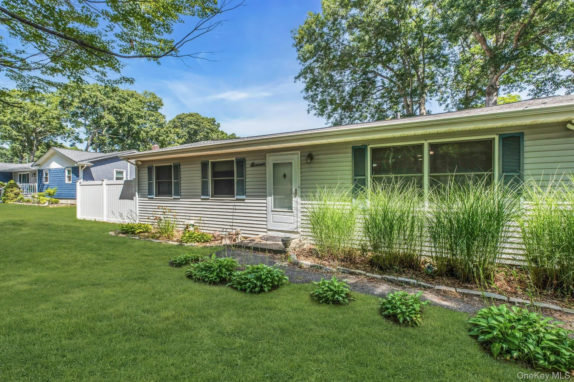 11 Wood Avenue, Brookhaven, NY, 4 Bedrooms Bedrooms, 6 Rooms Rooms,1 BathroomBathrooms,Residential,For Rent,Wood,0,1020517 11 Wood Avenue, Brookhaven, NY, 4 Bedrooms Bedrooms, 6 Rooms Rooms,1 BathroomBathrooms,Residential,For Rent,Wood,0,1020517