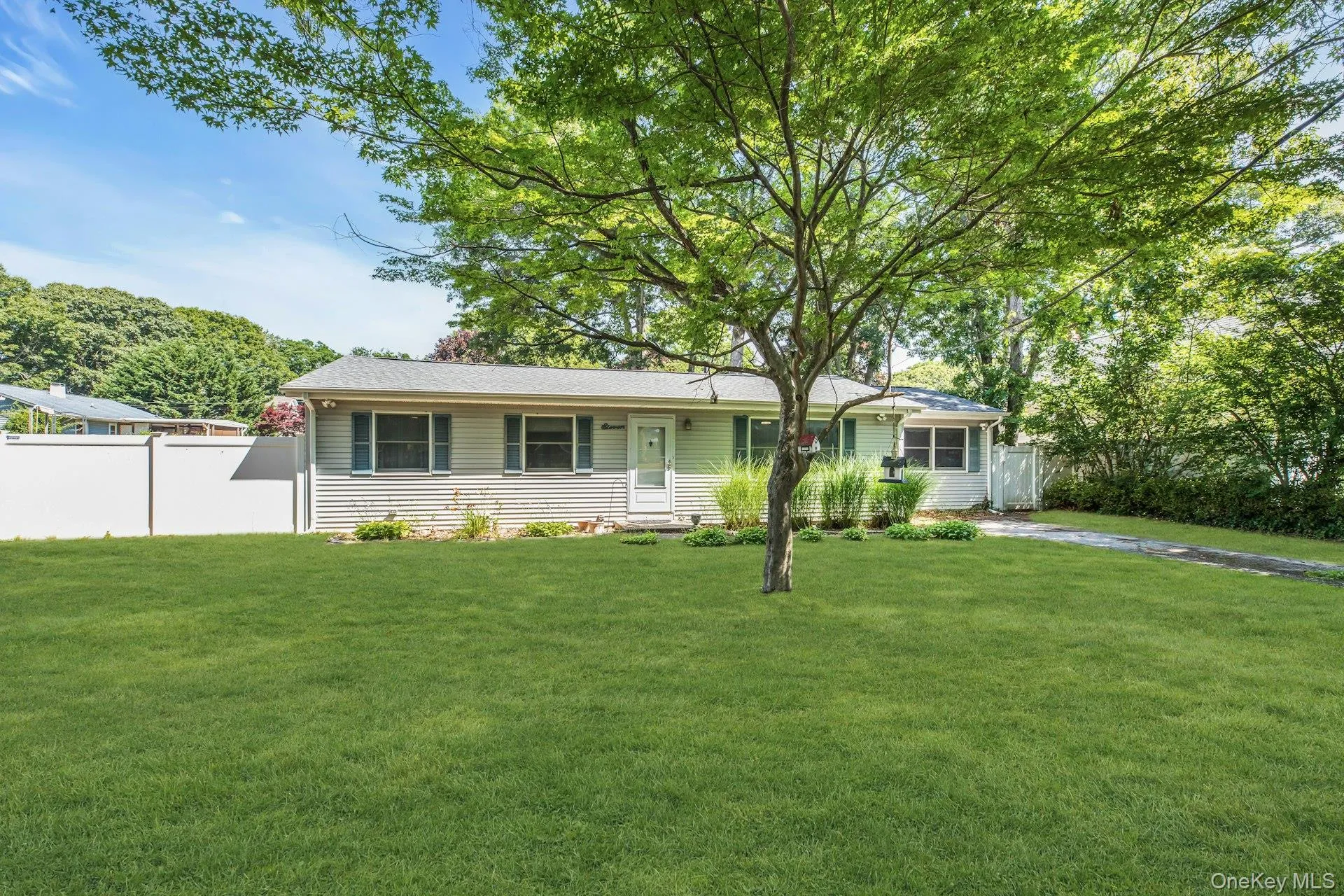 11 Wood Avenue, Brookhaven, NY, 4 Bedrooms Bedrooms, 6 Rooms Rooms,1 BathroomBathrooms,Residential,For Rent,Wood,0,1020517 11 Wood Avenue, Brookhaven, NY, 4 Bedrooms Bedrooms, 6 Rooms Rooms,1 BathroomBathrooms,Residential,For Rent,Wood,0,1020517