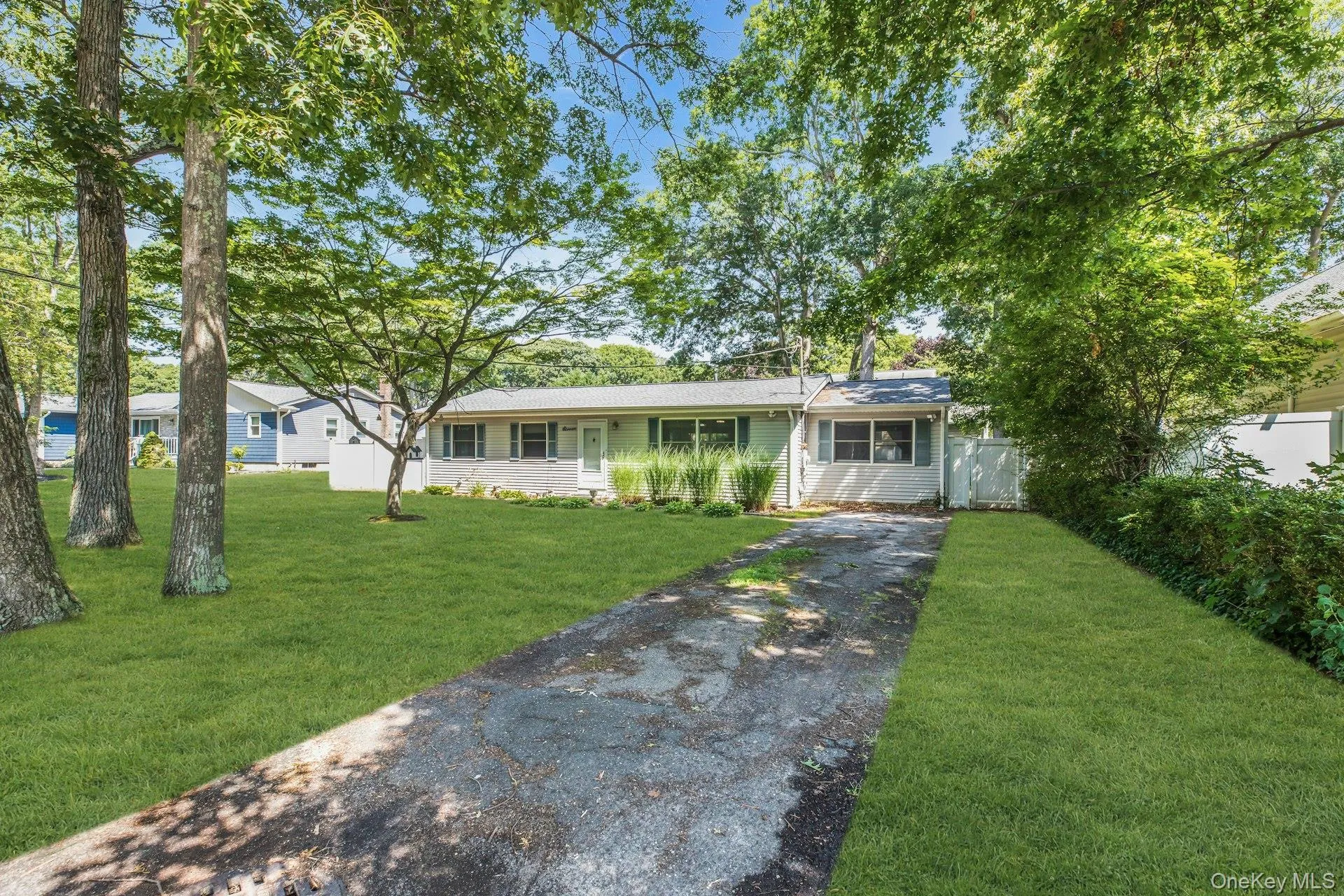 11 Wood Avenue, Brookhaven, NY, 4 Bedrooms Bedrooms, 6 Rooms Rooms,1 BathroomBathrooms,Residential,For Rent,Wood,0,1020517 11 Wood Avenue, Brookhaven, NY, 4 Bedrooms Bedrooms, 6 Rooms Rooms,1 BathroomBathrooms,Residential,For Rent,Wood,0,1020517
