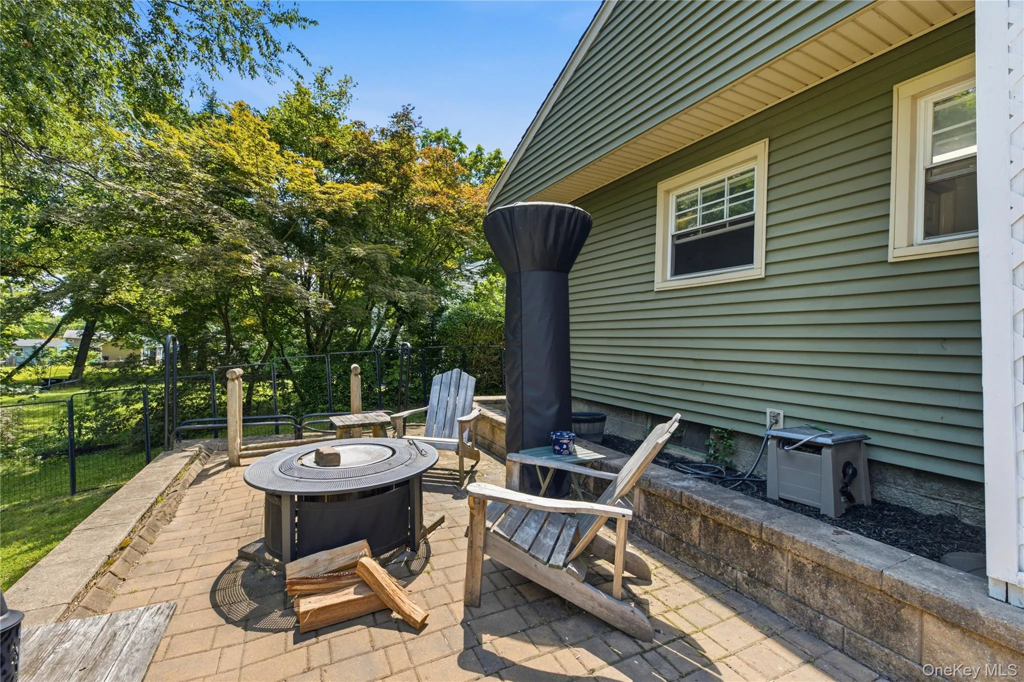 With Firepit With Firepit