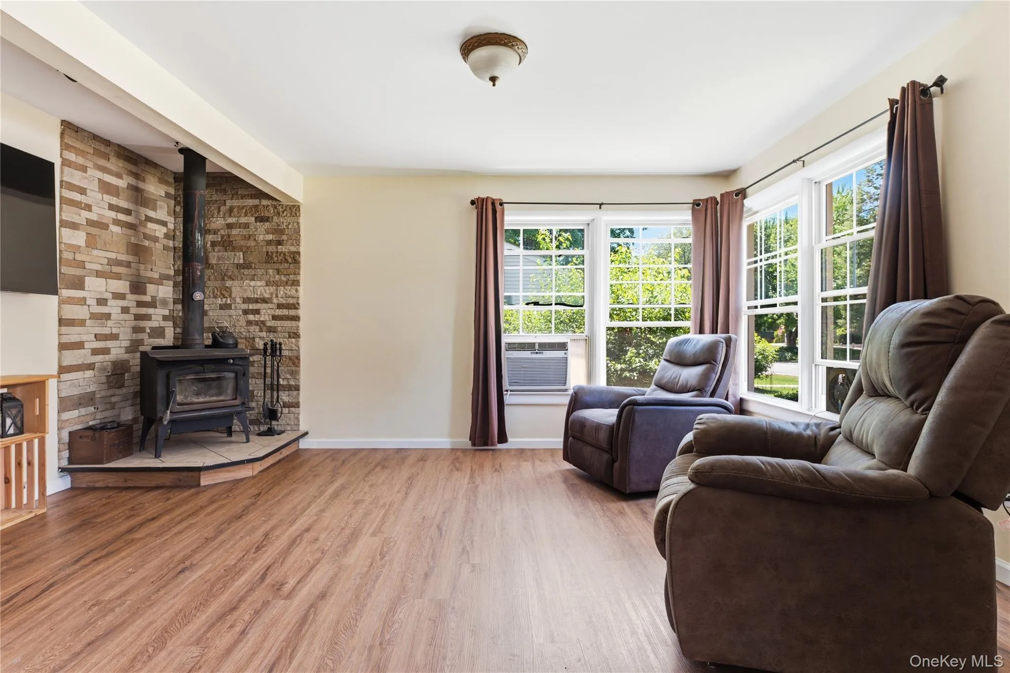 200 Walnut Street, Montgomery, NY, 3 Bedrooms Bedrooms, 7 Rooms Rooms,1 BathroomBathrooms,Residential,For Rent,Walnut,0,1020519 200 Walnut Street, Montgomery, NY, 3 Bedrooms Bedrooms, 7 Rooms Rooms,1 BathroomBathrooms,Residential,For Rent,Walnut,0,1020519