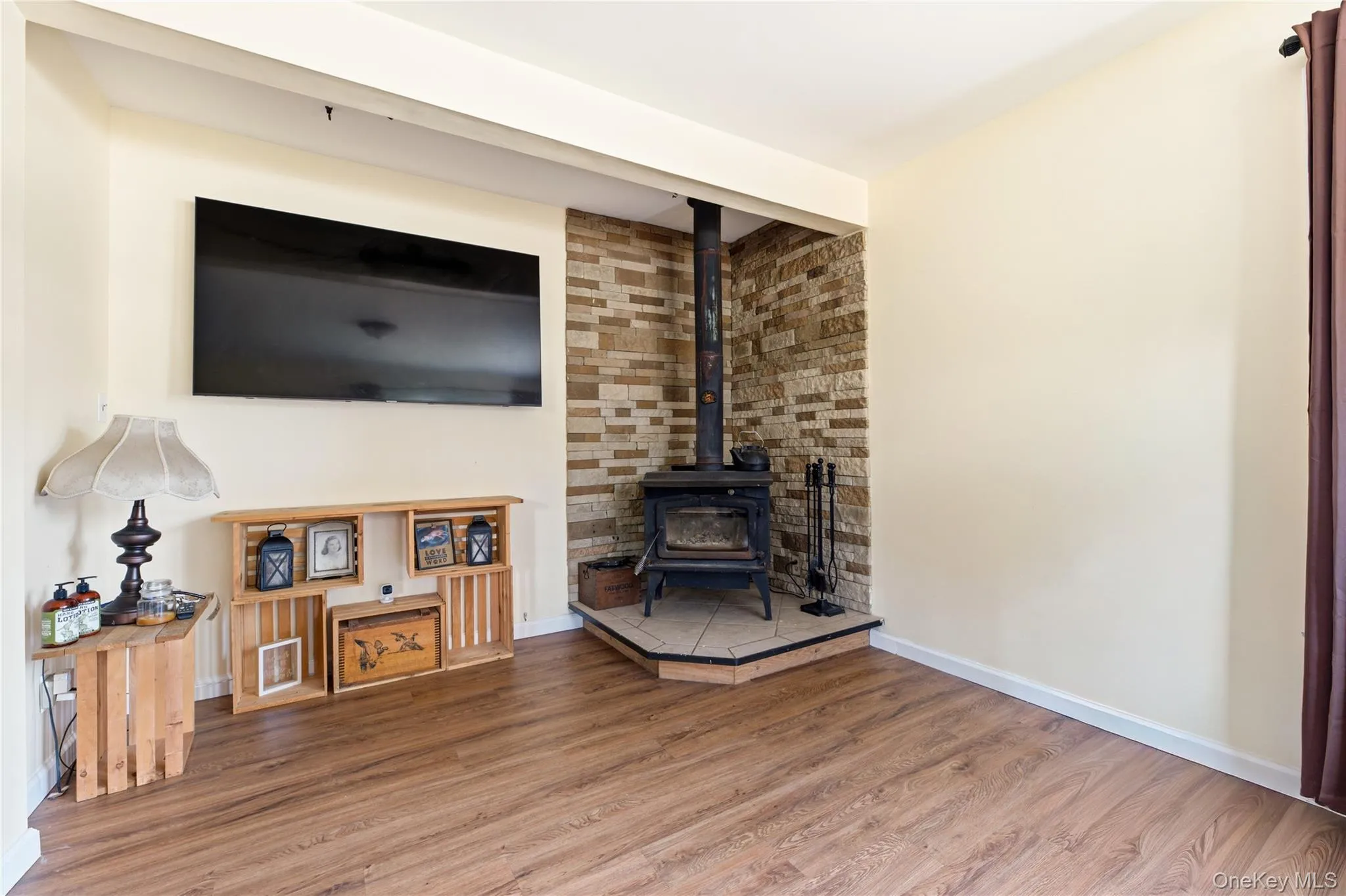 200 Walnut Street, Montgomery, NY, 3 Bedrooms Bedrooms, 7 Rooms Rooms,1 BathroomBathrooms,Residential,For Rent,Walnut,0,1020519 200 Walnut Street, Montgomery, NY, 3 Bedrooms Bedrooms, 7 Rooms Rooms,1 BathroomBathrooms,Residential,For Rent,Walnut,0,1020519