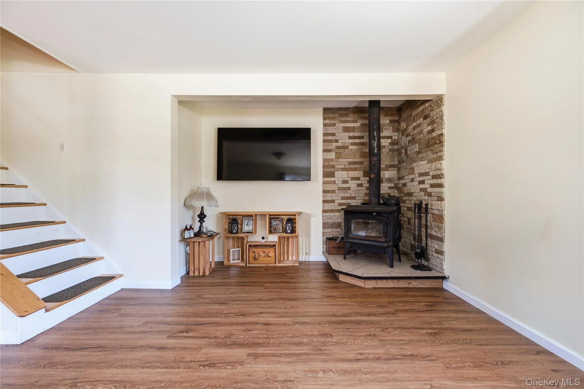 200 Walnut Street, Montgomery, NY, 3 Bedrooms Bedrooms, 7 Rooms Rooms,1 BathroomBathrooms,Residential,For Rent,Walnut,0,1020519 200 Walnut Street, Montgomery, NY, 3 Bedrooms Bedrooms, 7 Rooms Rooms,1 BathroomBathrooms,Residential,For Rent,Walnut,0,1020519