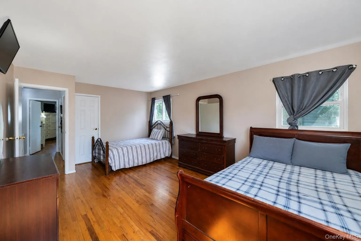 99 Schneider Lane, Islip, NY, 4 Bedrooms Bedrooms, 8 Rooms Rooms,1 BathroomBathrooms,Residential,For Rent,Schneider,0,1020525 99 Schneider Lane, Islip, NY, 4 Bedrooms Bedrooms, 8 Rooms Rooms,1 BathroomBathrooms,Residential,For Rent,Schneider,0,1020525