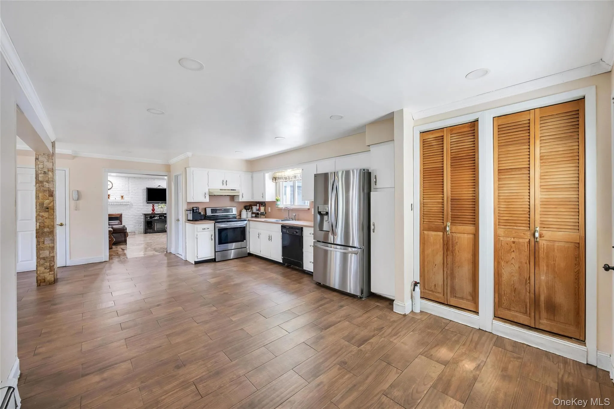 99 Schneider Lane, Islip, NY, 4 Bedrooms Bedrooms, 8 Rooms Rooms,1 BathroomBathrooms,Residential,For Rent,Schneider,0,1020525 99 Schneider Lane, Islip, NY, 4 Bedrooms Bedrooms, 8 Rooms Rooms,1 BathroomBathrooms,Residential,For Rent,Schneider,0,1020525
