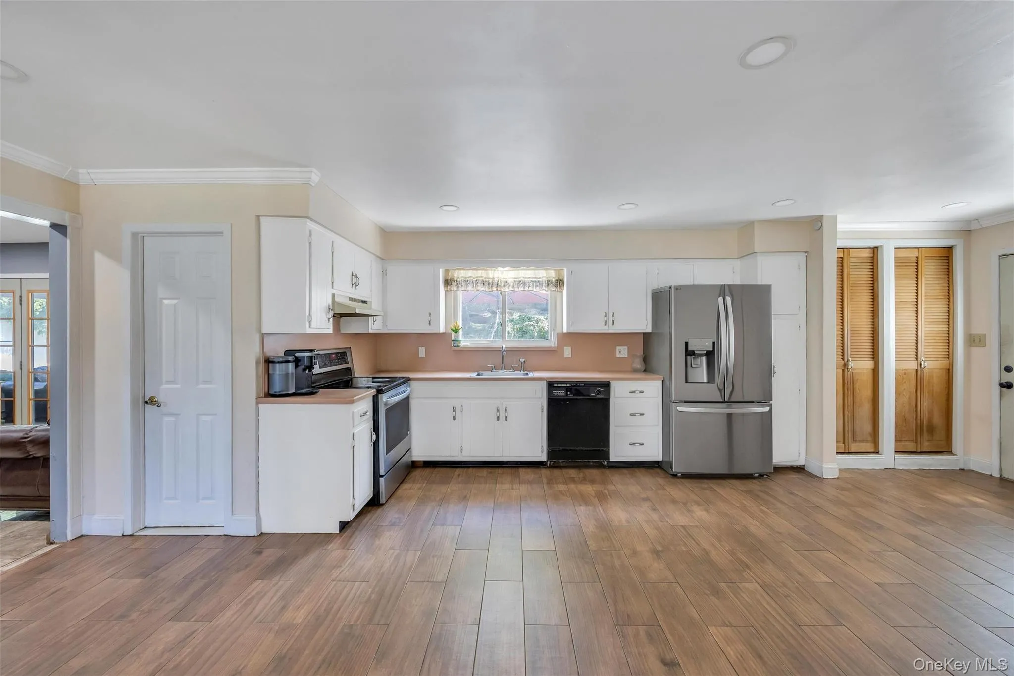 99 Schneider Lane, Islip, NY, 4 Bedrooms Bedrooms, 8 Rooms Rooms,1 BathroomBathrooms,Residential,For Rent,Schneider,0,1020525 99 Schneider Lane, Islip, NY, 4 Bedrooms Bedrooms, 8 Rooms Rooms,1 BathroomBathrooms,Residential,For Rent,Schneider,0,1020525
