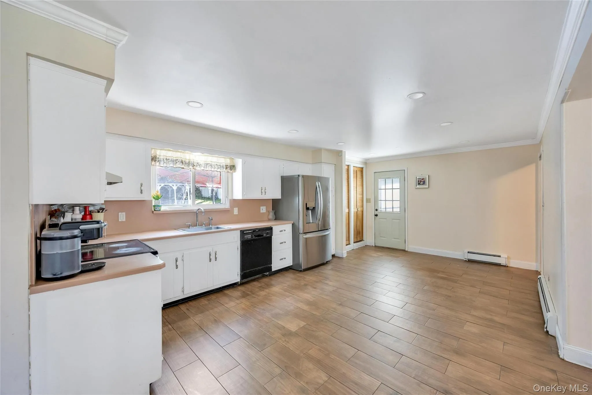 99 Schneider Lane, Islip, NY, 4 Bedrooms Bedrooms, 8 Rooms Rooms,1 BathroomBathrooms,Residential,For Rent,Schneider,0,1020525 99 Schneider Lane, Islip, NY, 4 Bedrooms Bedrooms, 8 Rooms Rooms,1 BathroomBathrooms,Residential,For Rent,Schneider,0,1020525
