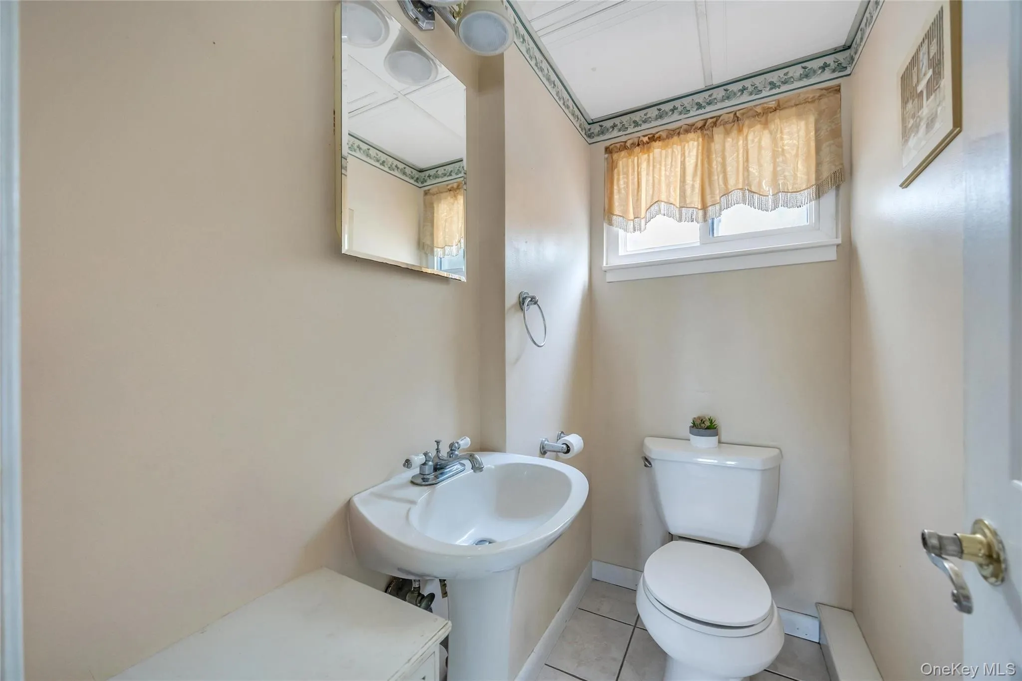 99 Schneider Lane, Islip, NY, 4 Bedrooms Bedrooms, 8 Rooms Rooms,1 BathroomBathrooms,Residential,For Rent,Schneider,0,1020525 99 Schneider Lane, Islip, NY, 4 Bedrooms Bedrooms, 8 Rooms Rooms,1 BathroomBathrooms,Residential,For Rent,Schneider,0,1020525
